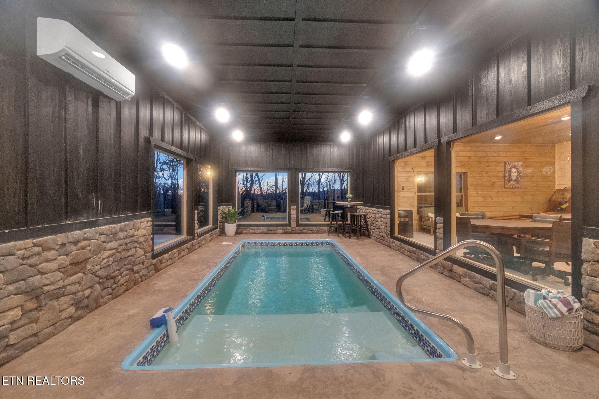 2520 Angelos Mountain Way Pigeon Forge TN 37862