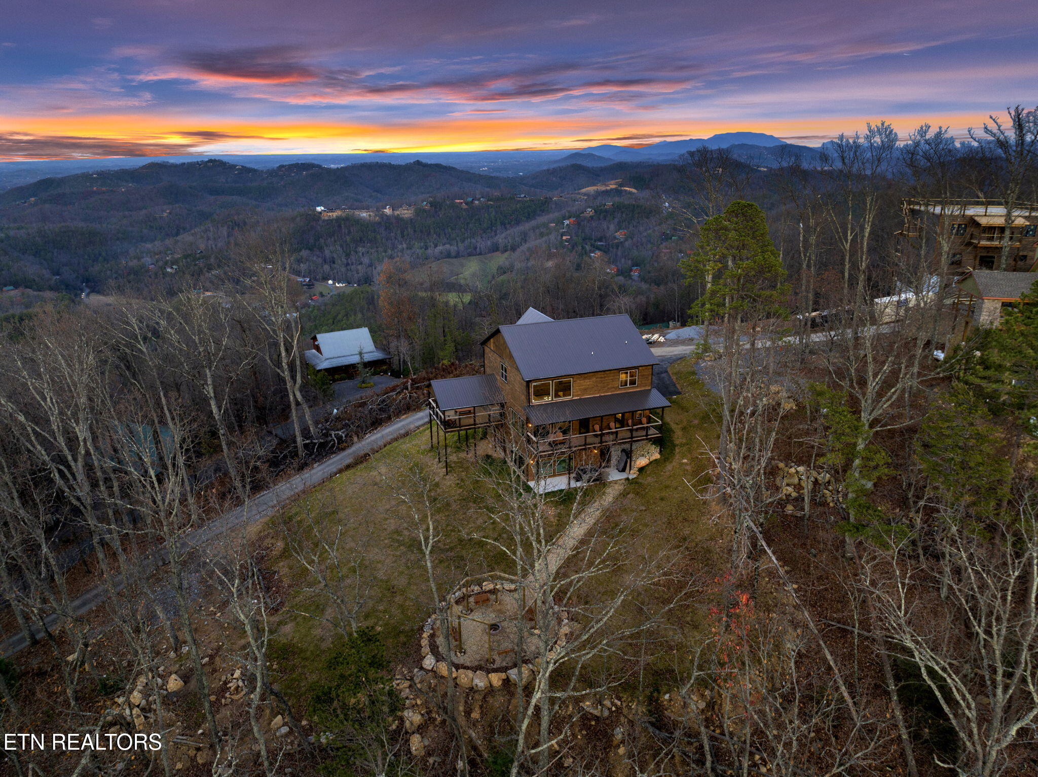 2520 Angelos Mountain Way Pigeon Forge TN 37862