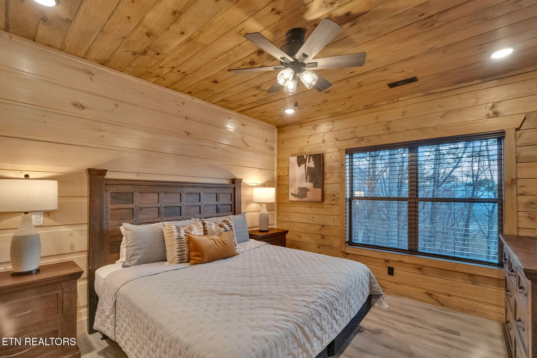 2520 Angelos Mountain Way Pigeon Forge TN 37862