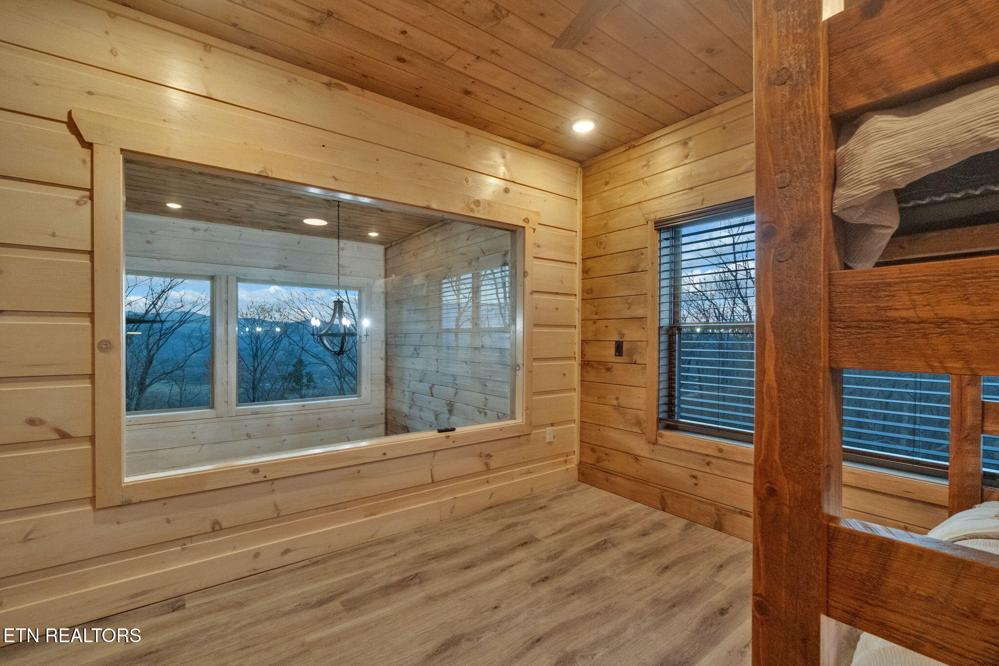 2520 Angelos Mountain Way Pigeon Forge TN 37862