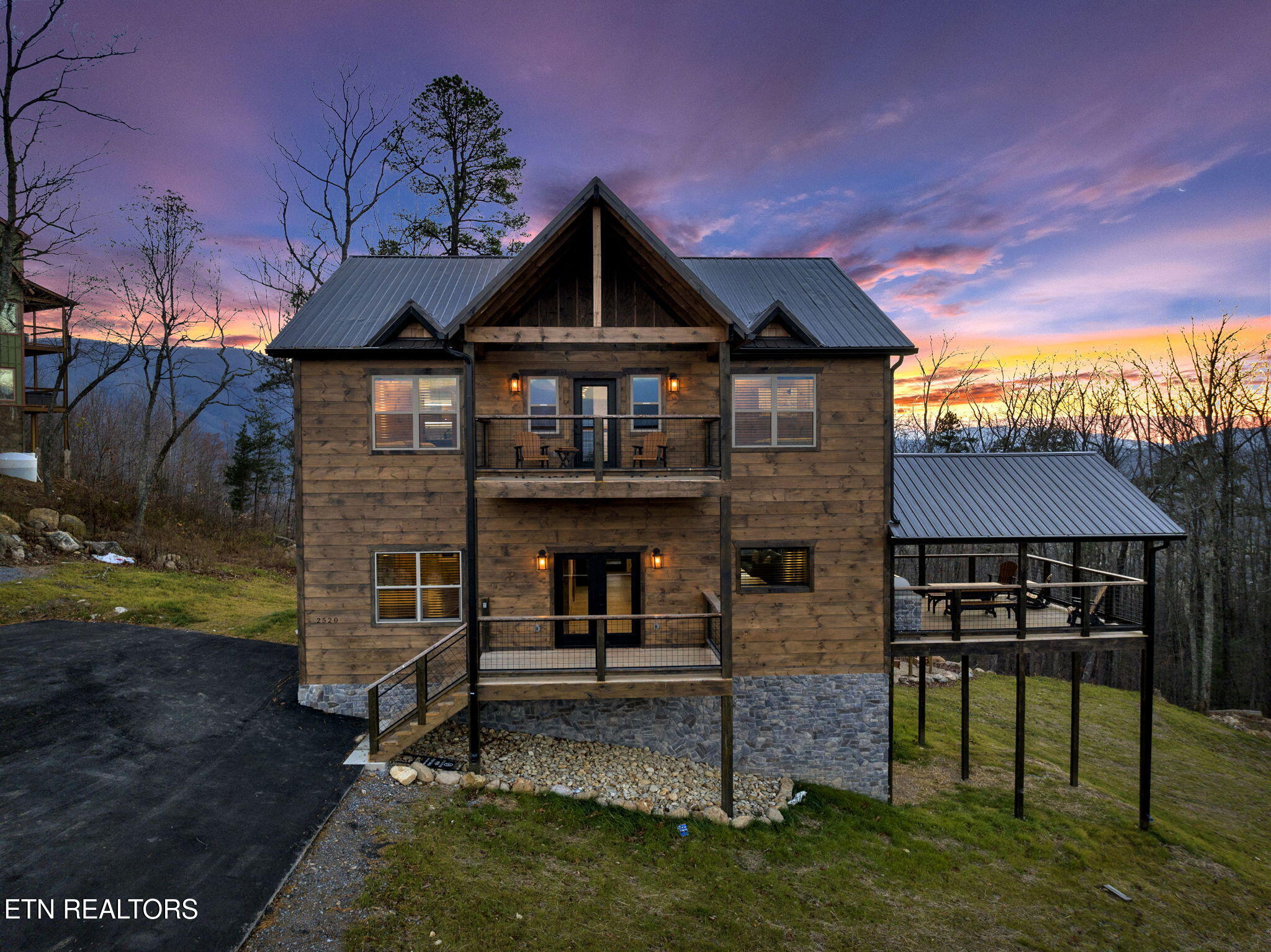 2520 Angelos Mountain Way Pigeon Forge TN 37862