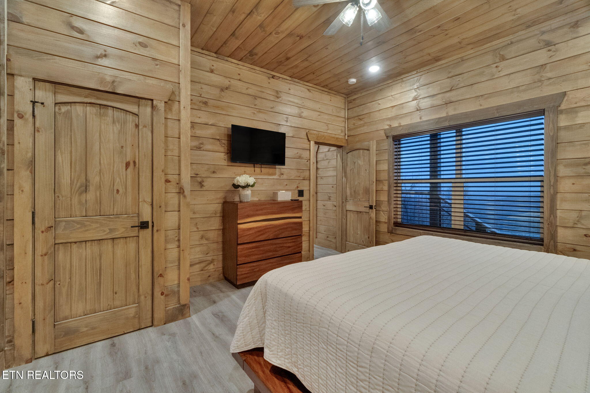 2520 Angelos Mountain Way Pigeon Forge TN 37862
