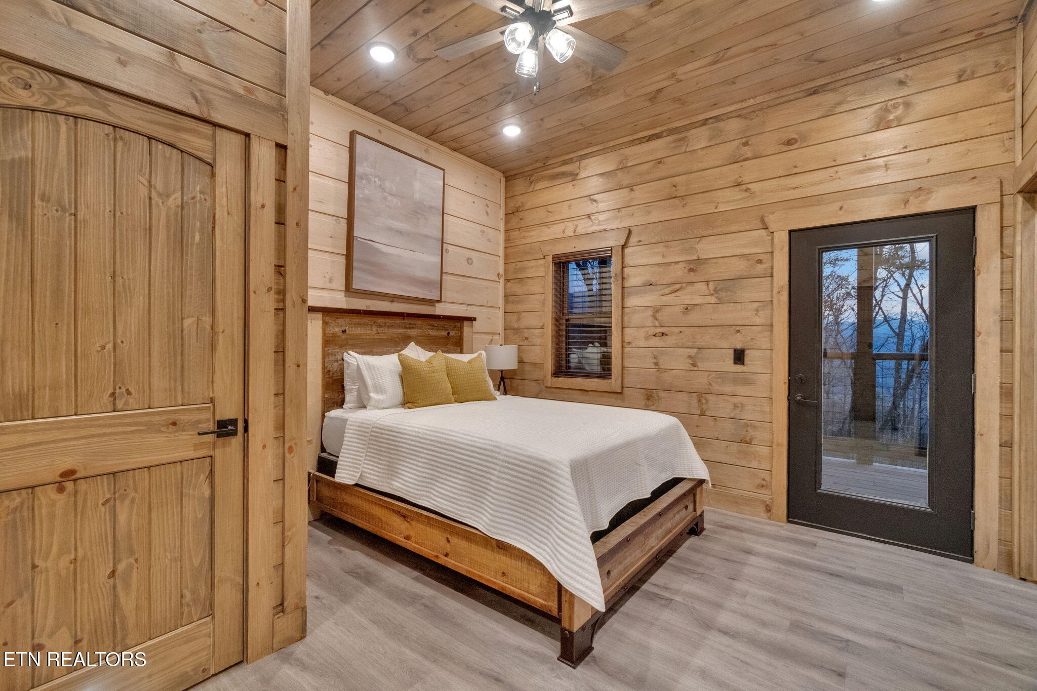2520 Angelos Mountain Way Pigeon Forge TN 37862