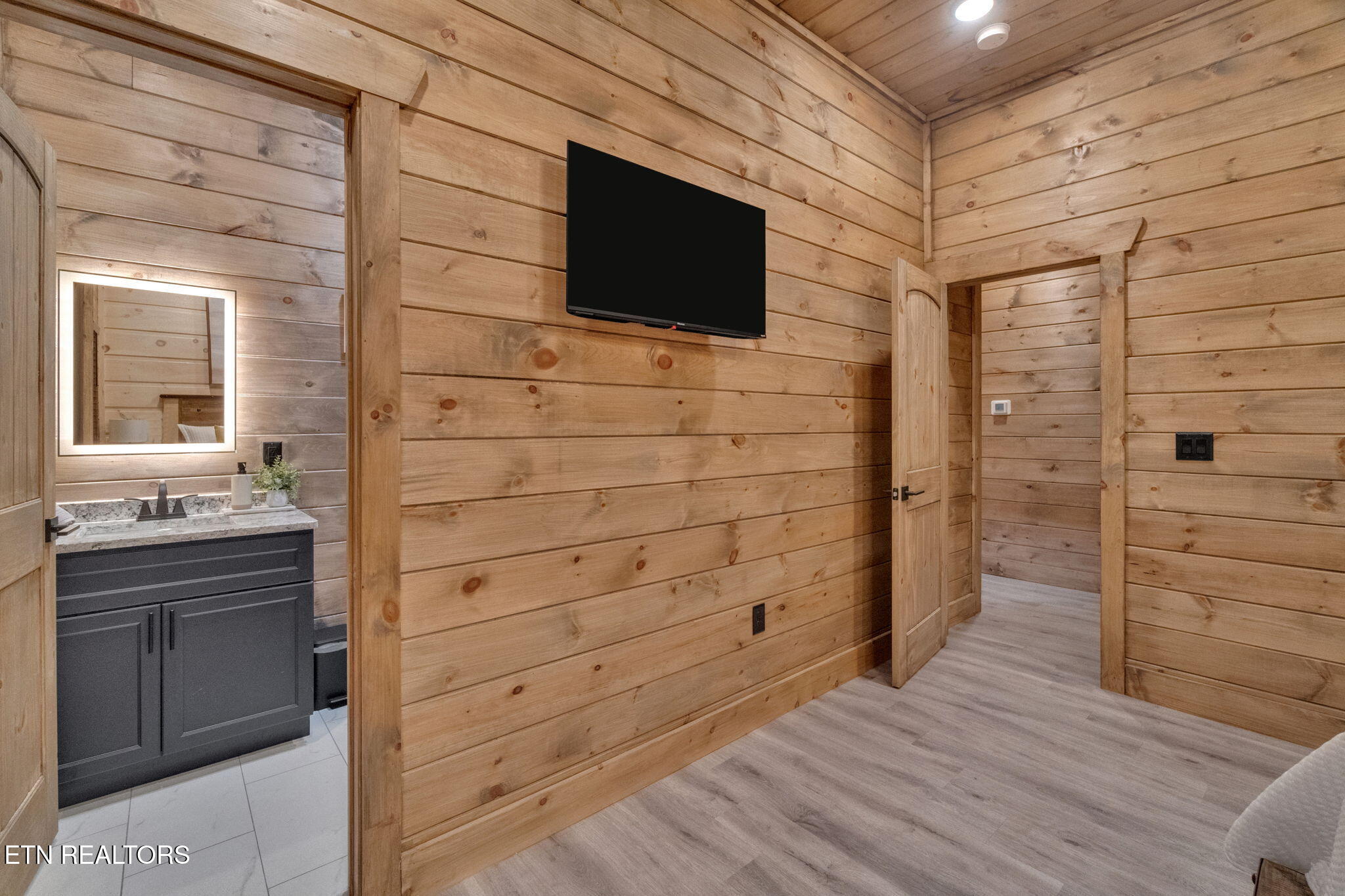 2520 Angelos Mountain Way Pigeon Forge TN 37862