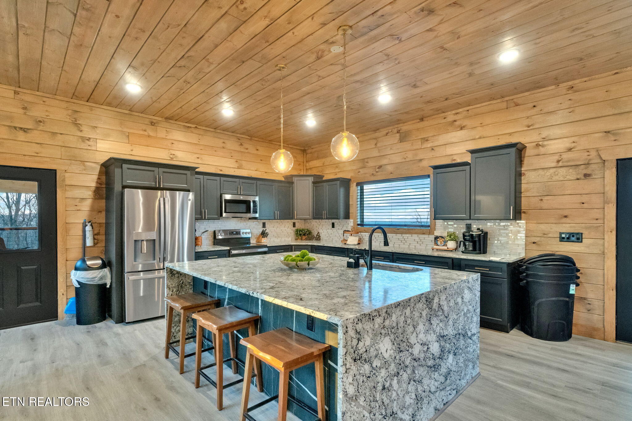 2520 Angelos Mountain Way Pigeon Forge TN 37862