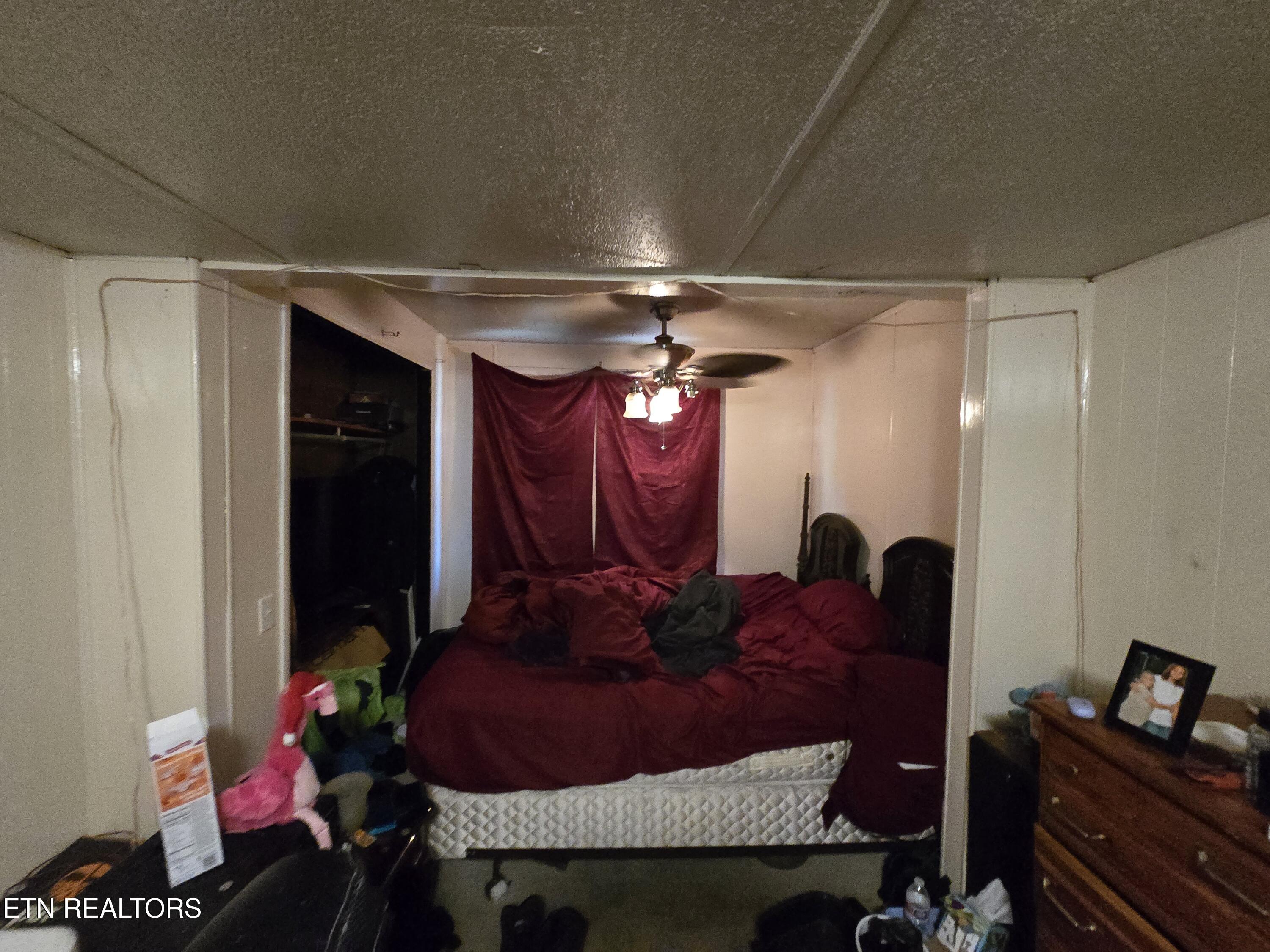 715 E Hemlock Street Lafollette TN 37766