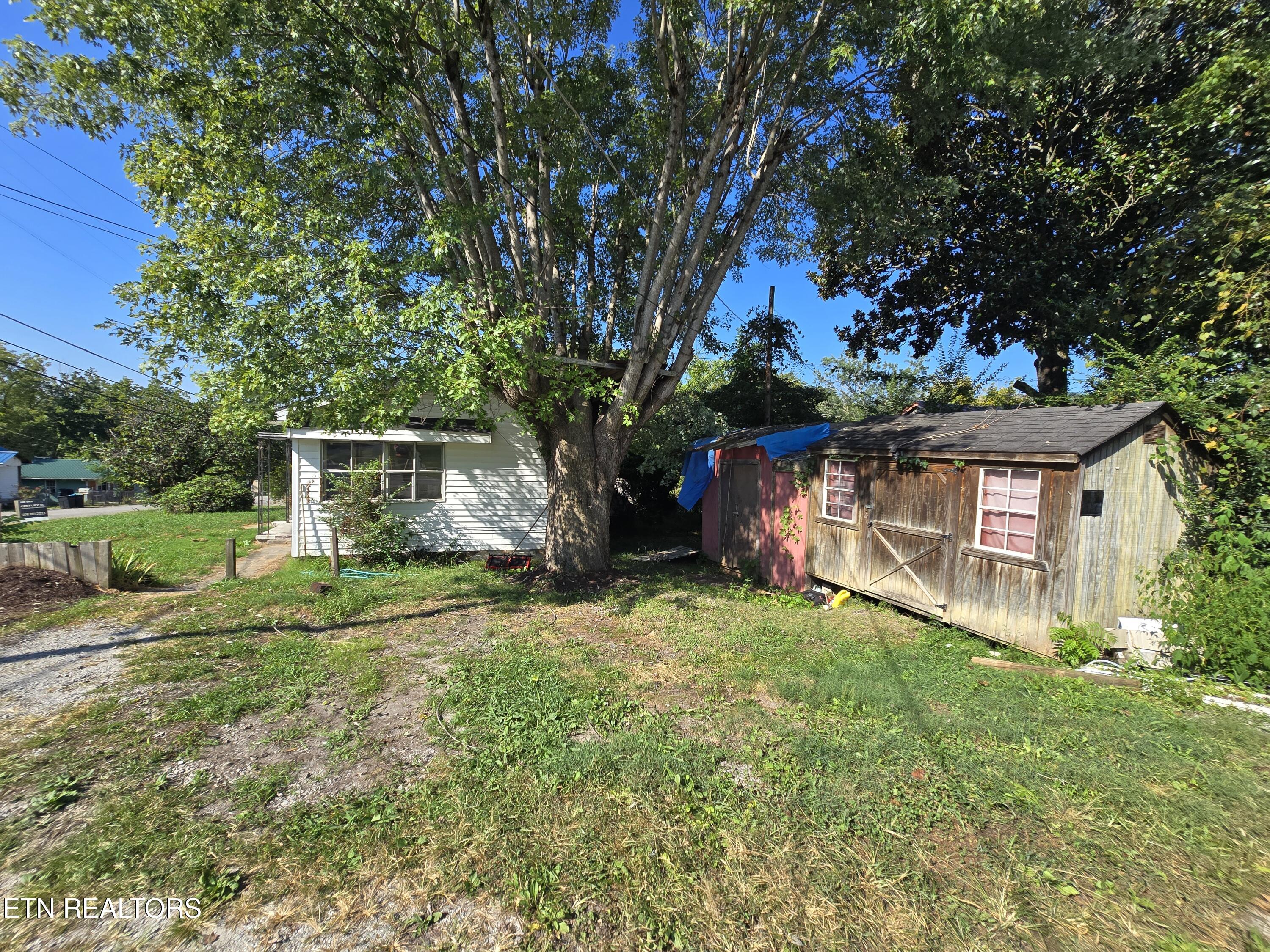 715 E Hemlock Street Lafollette TN 37766