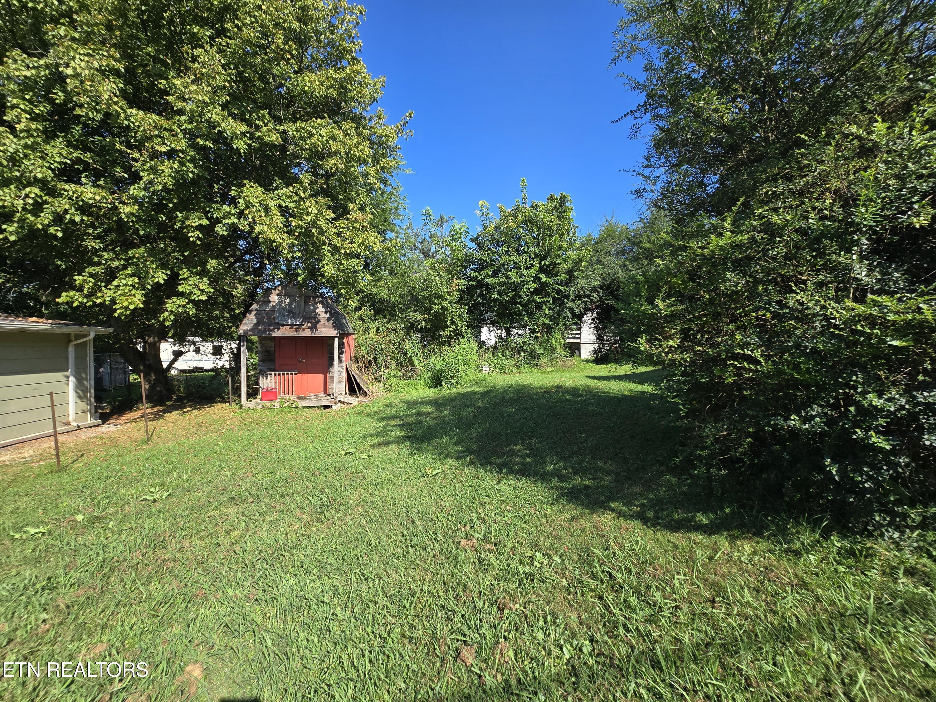 715 E Hemlock Street Lafollette TN 37766