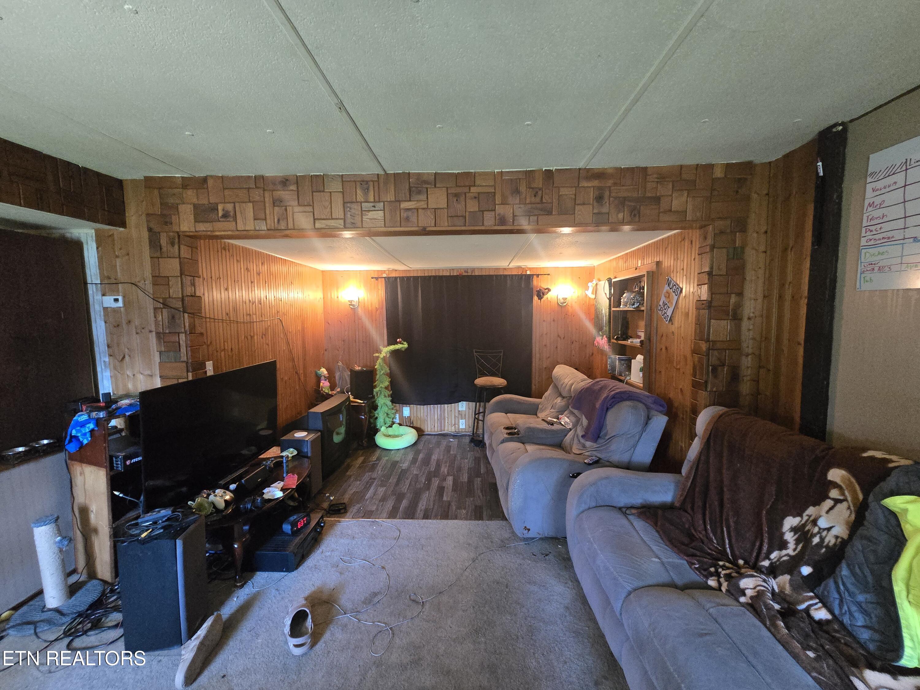 715 E Hemlock Street Lafollette TN 37766