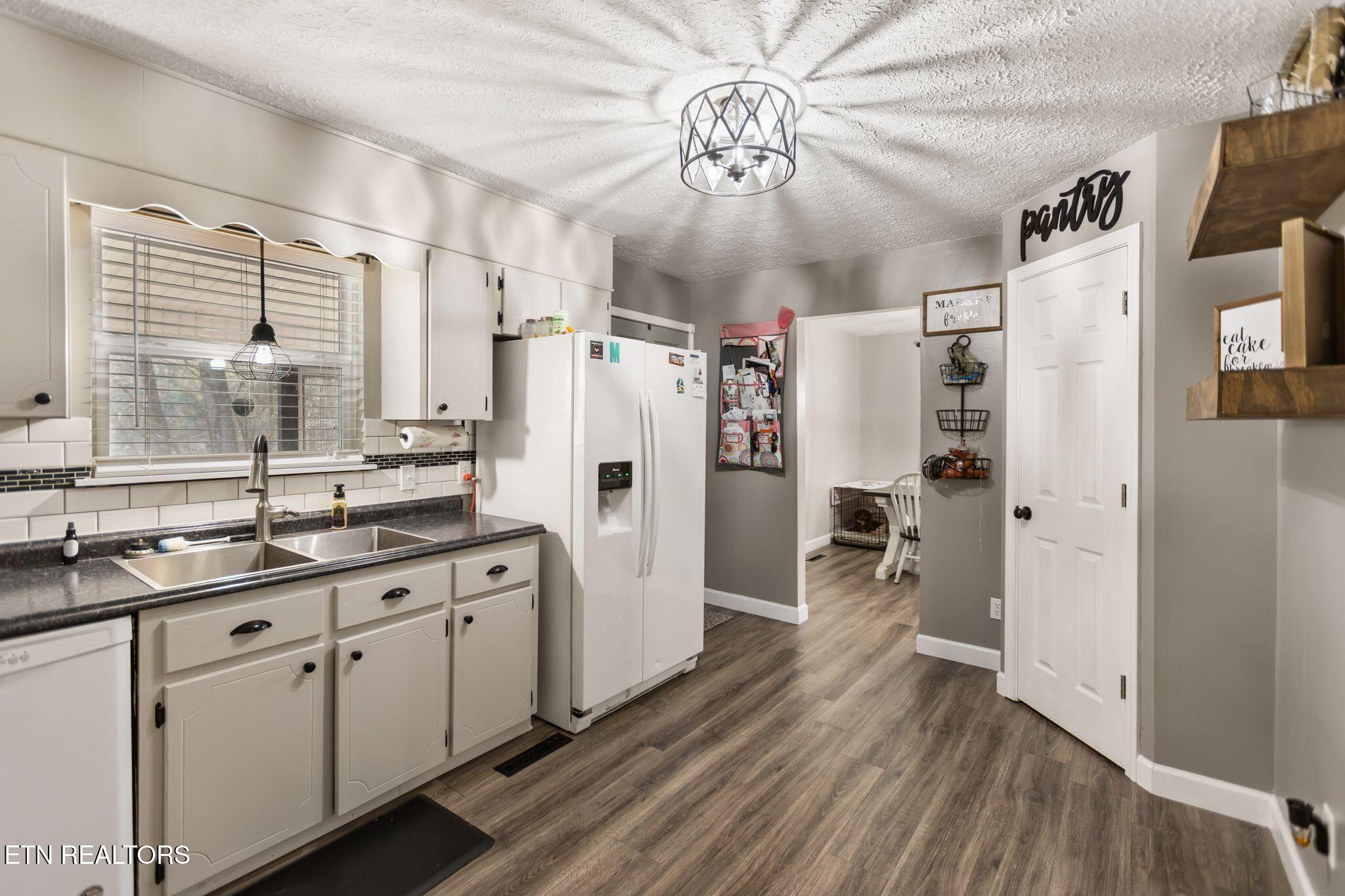 216 Greenwood Drive Harriman TN 37748
