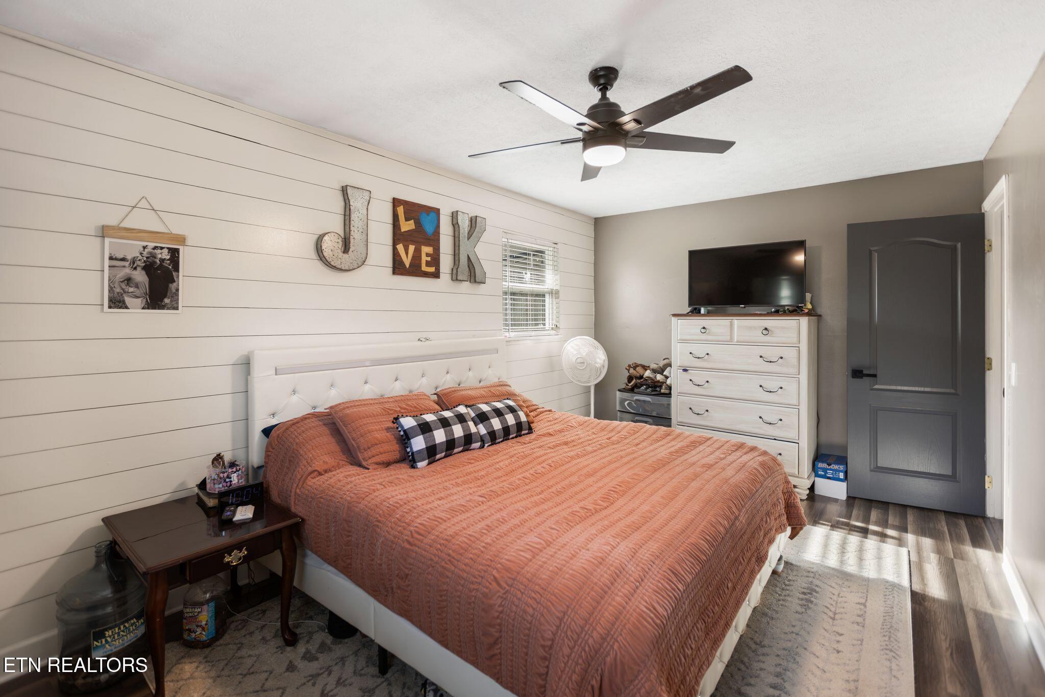 216 Greenwood Drive Harriman TN 37748
