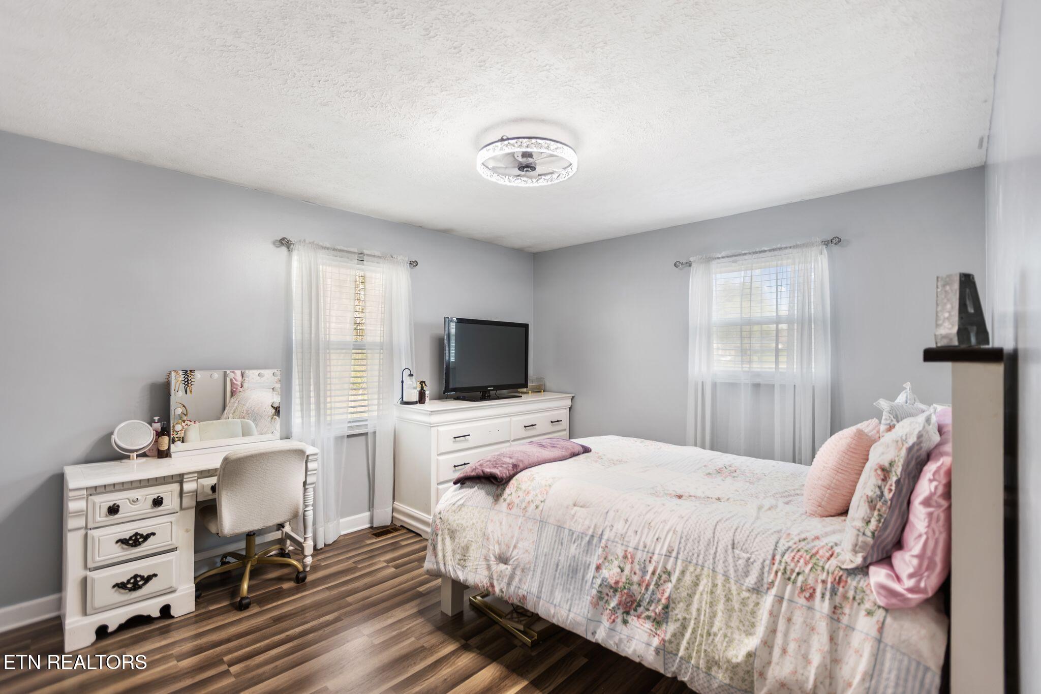 216 Greenwood Drive Harriman TN 37748