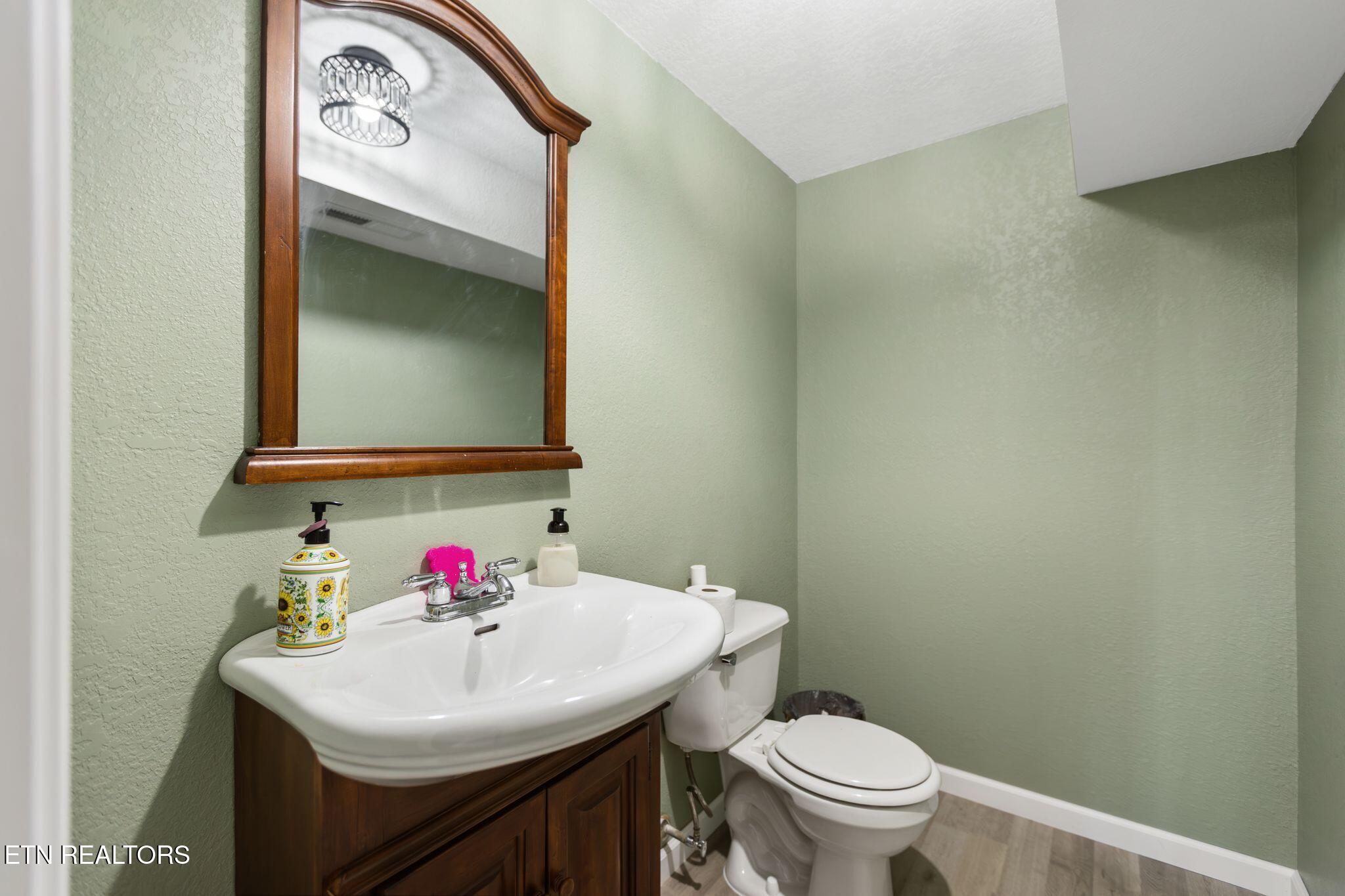 216 Greenwood Drive Harriman TN 37748