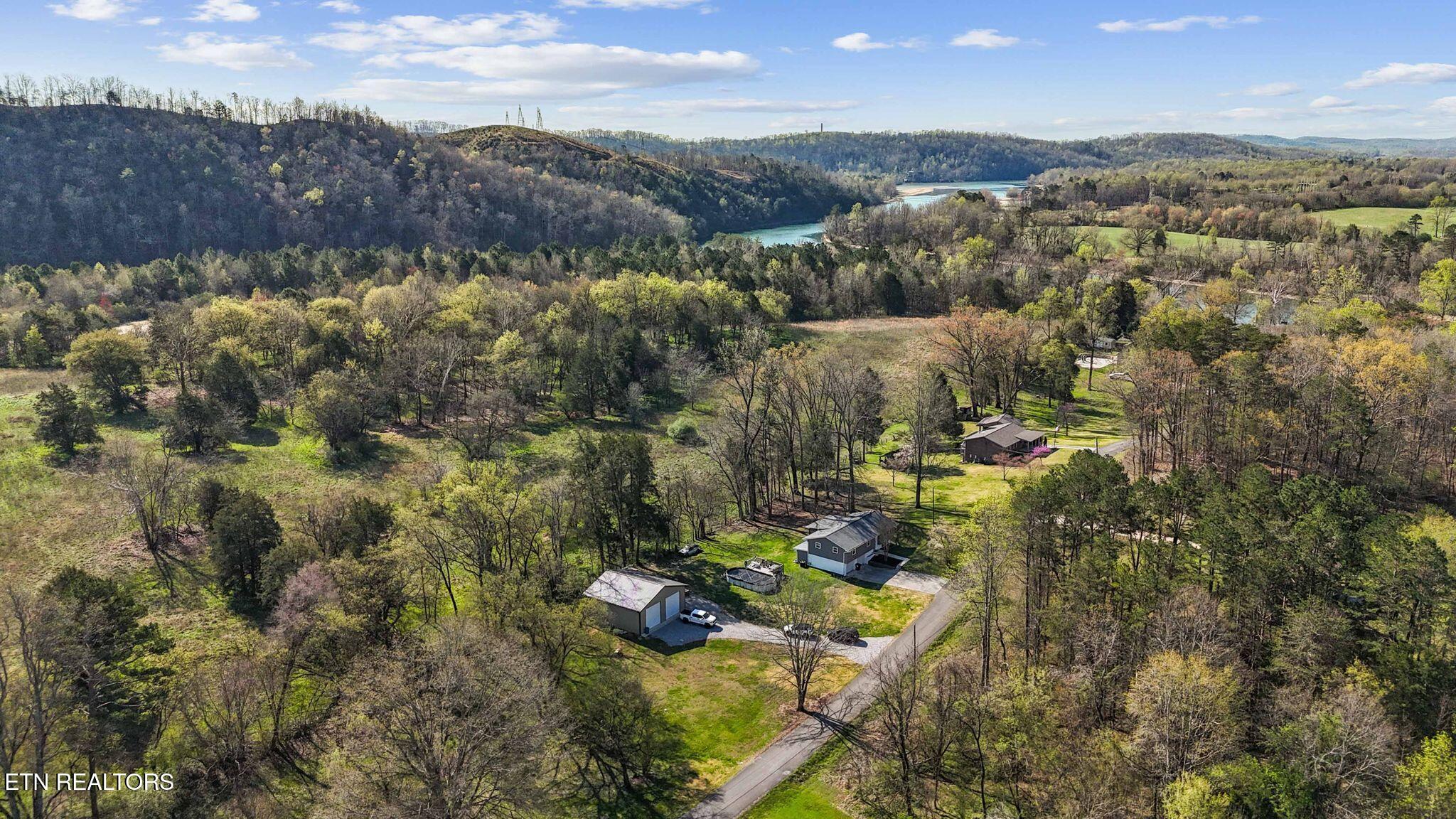 216 Greenwood Drive Harriman TN 37748