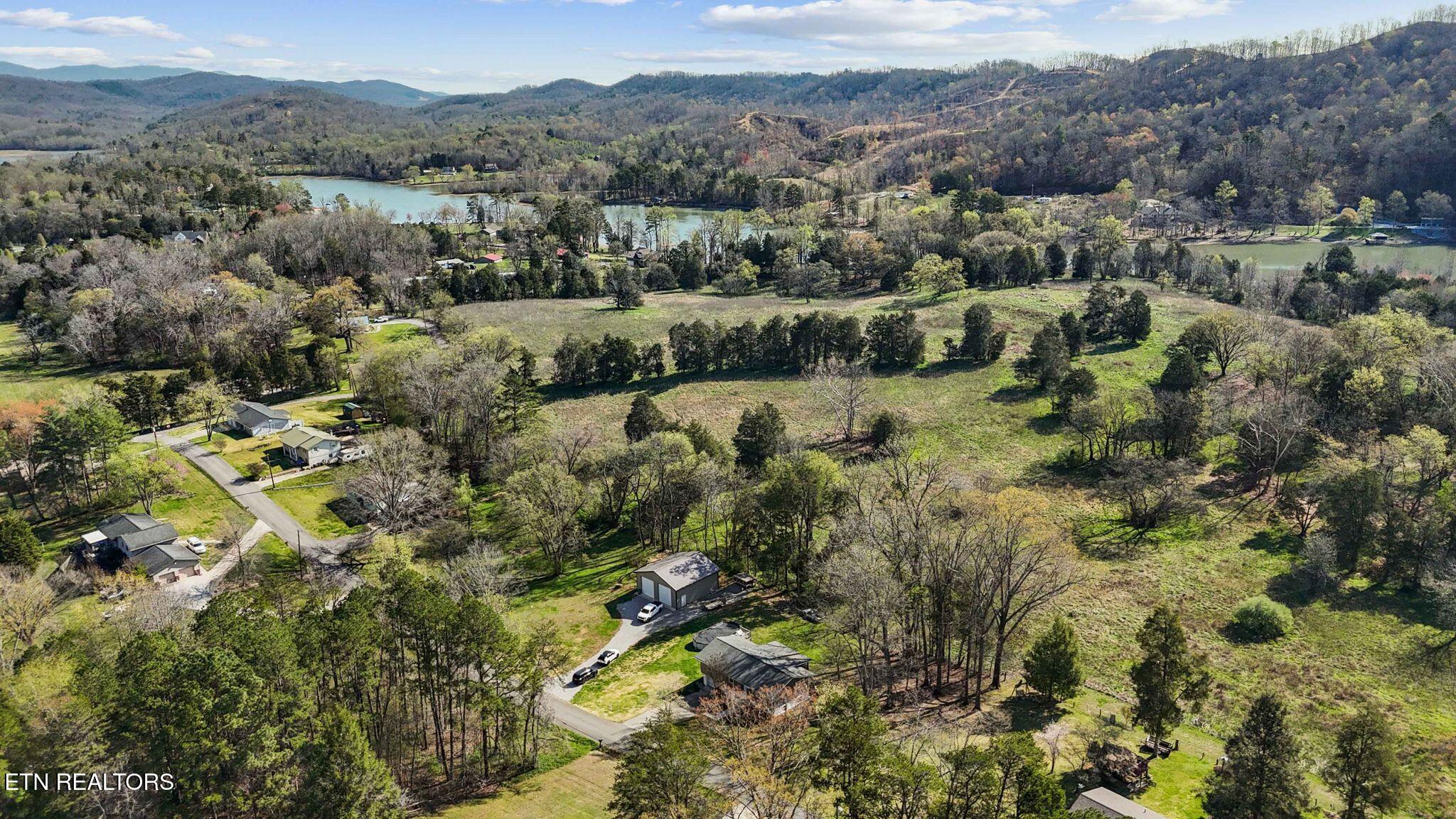 216 Greenwood Drive Harriman TN 37748