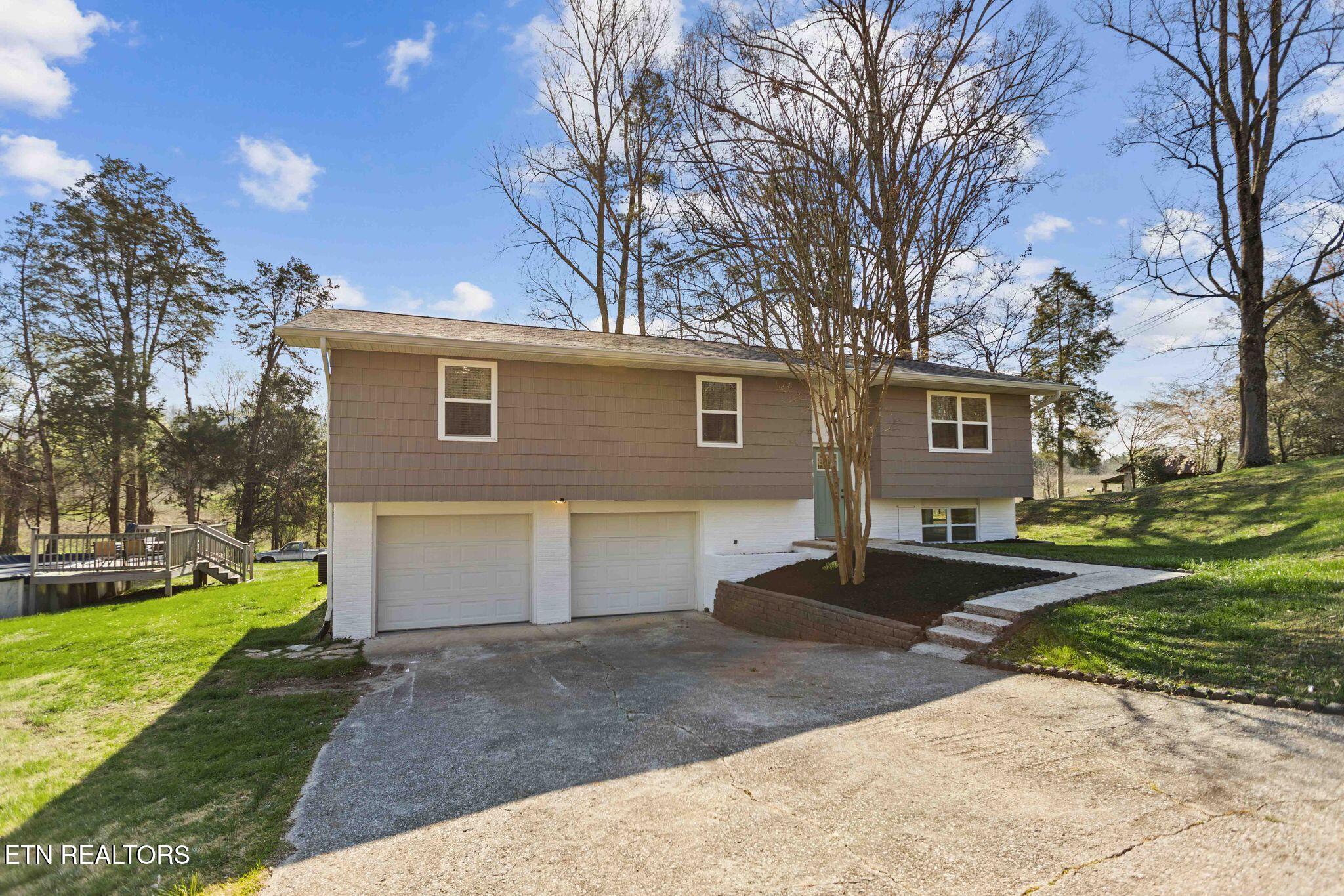 216 Greenwood Drive Harriman TN 37748