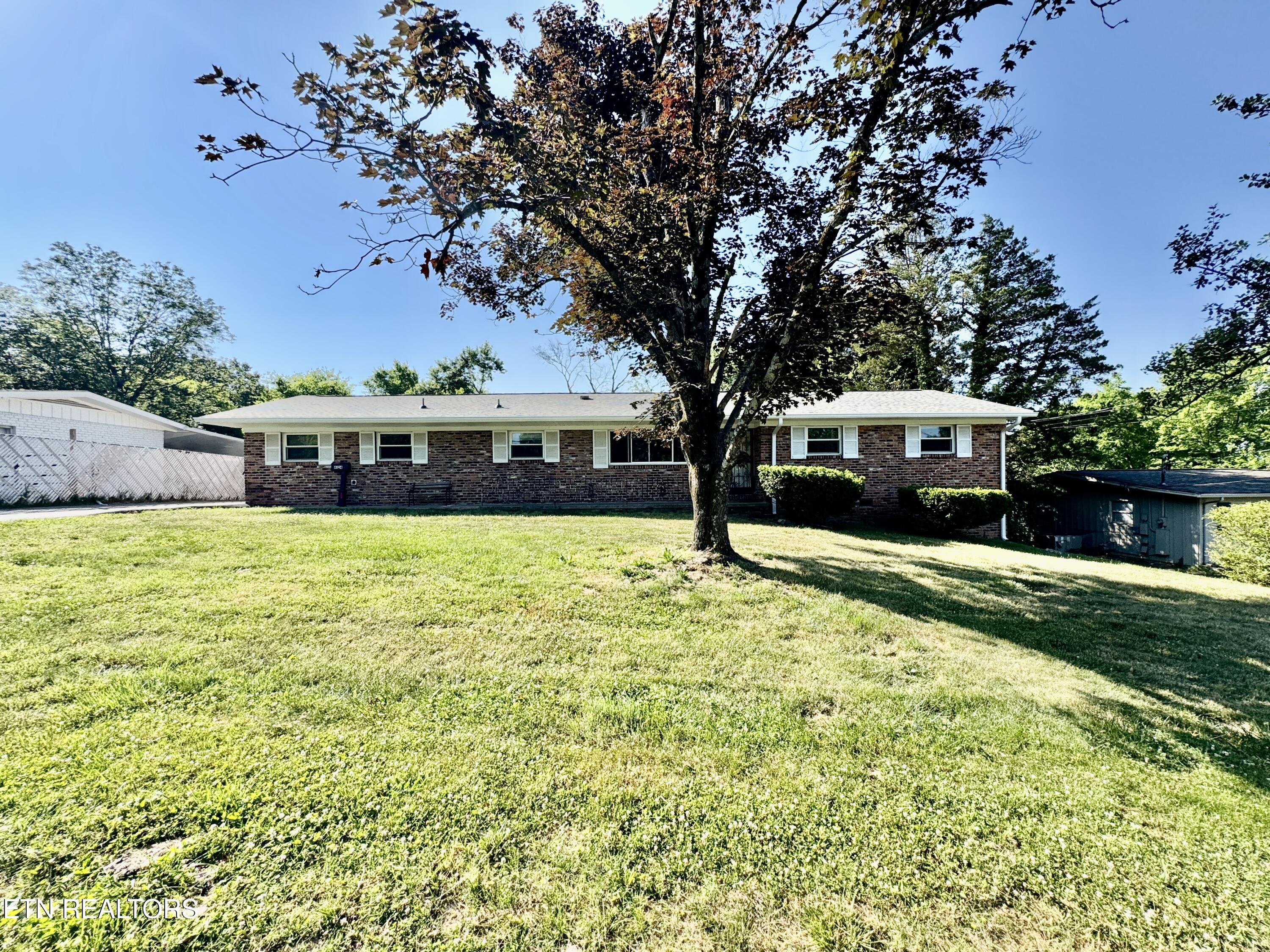 6124 Kirbury Knoxville TN 37909