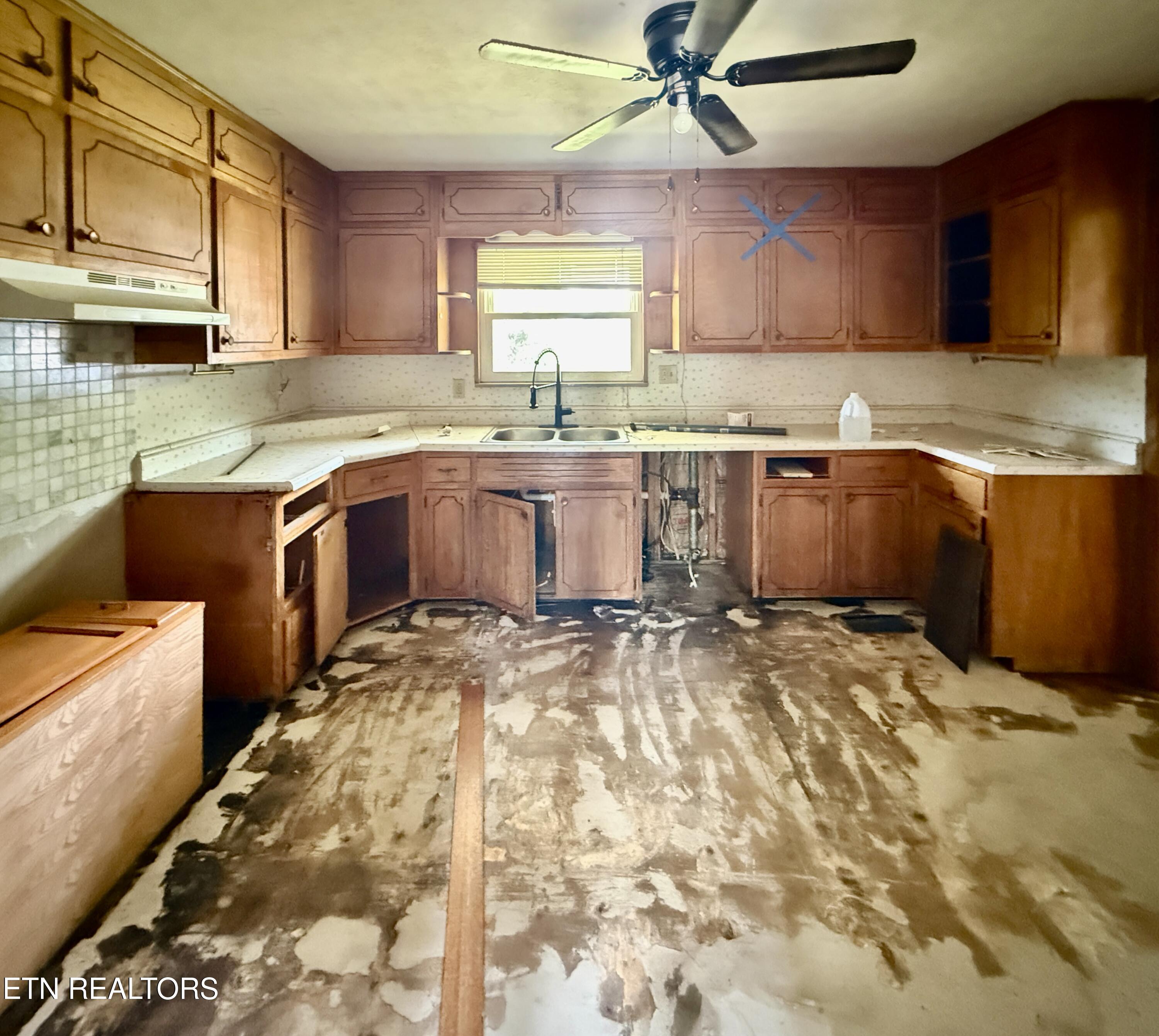 6124 Kirbury Knoxville TN 37909
