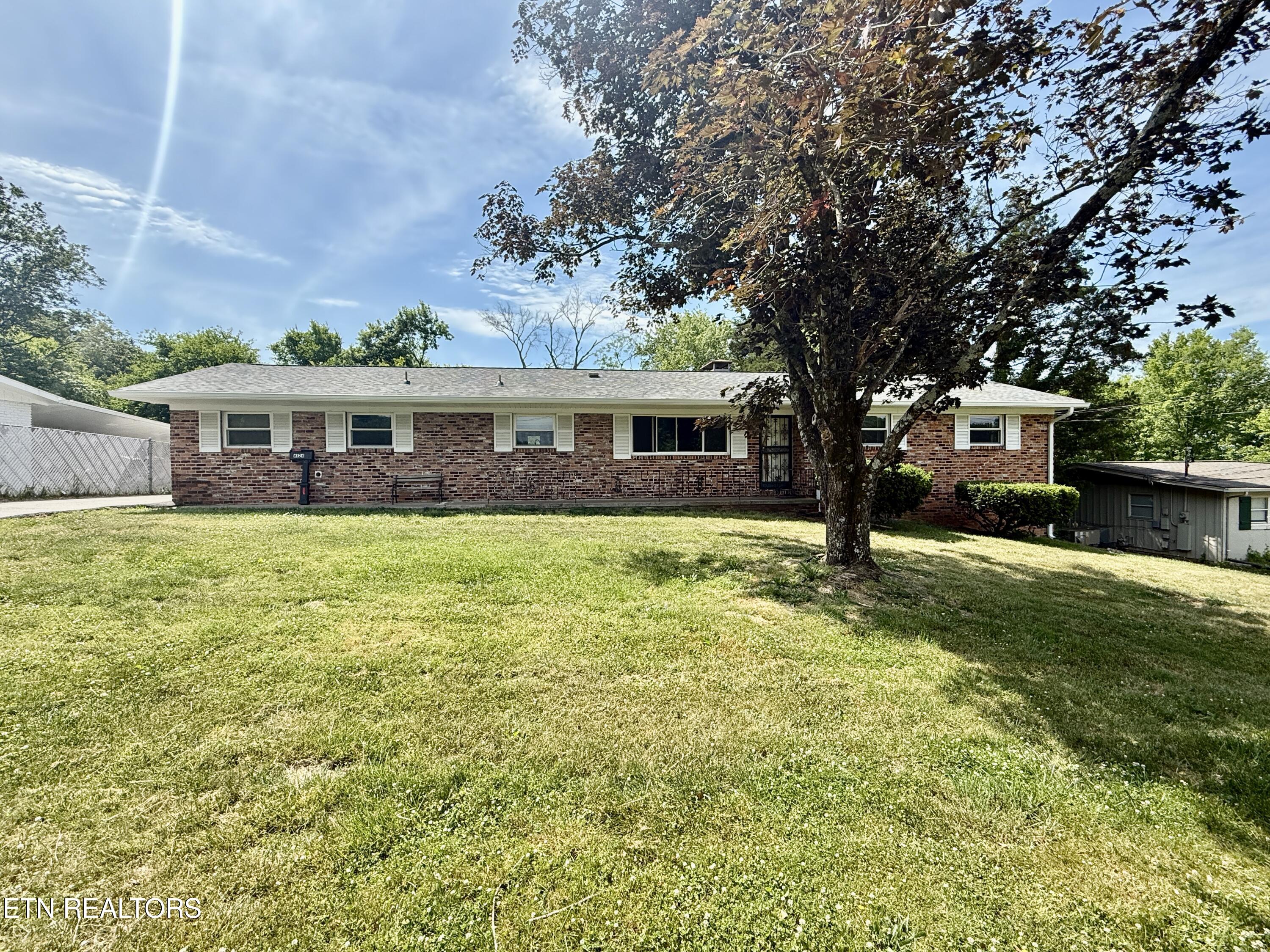 6124 Kirbury Knoxville TN 37909