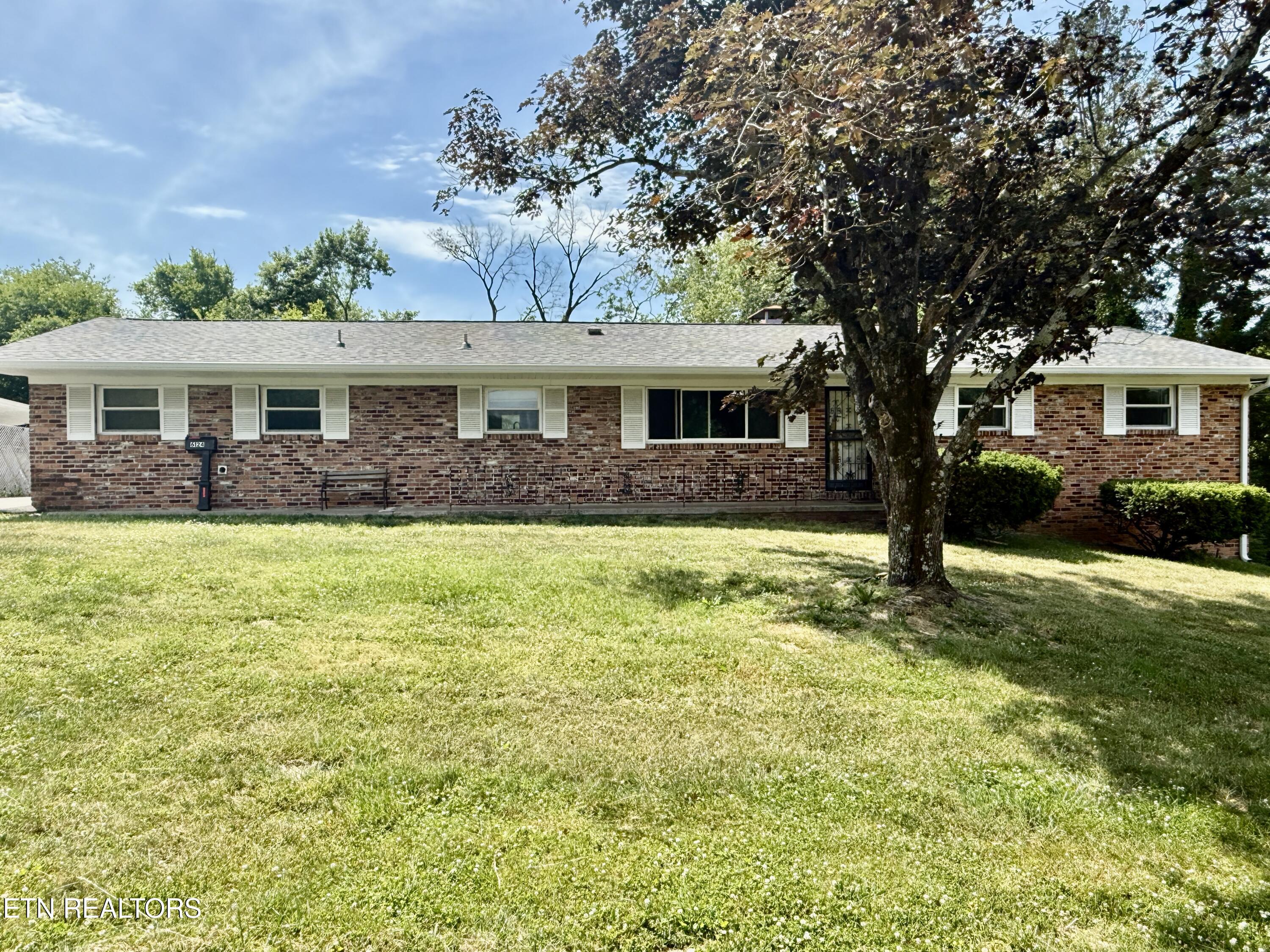 6124 Kirbury Knoxville TN 37909