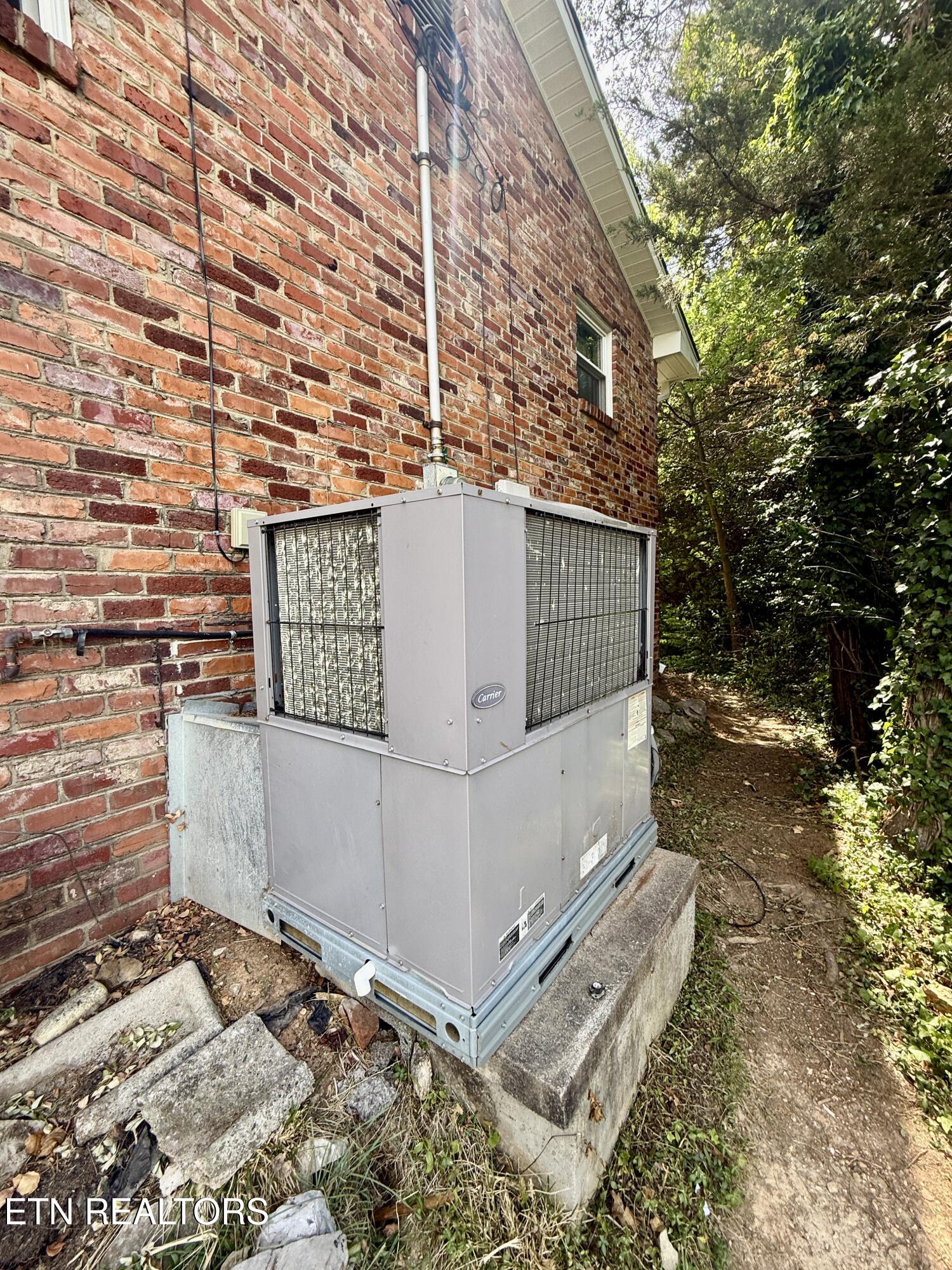 6124 Kirbury Knoxville TN 37909