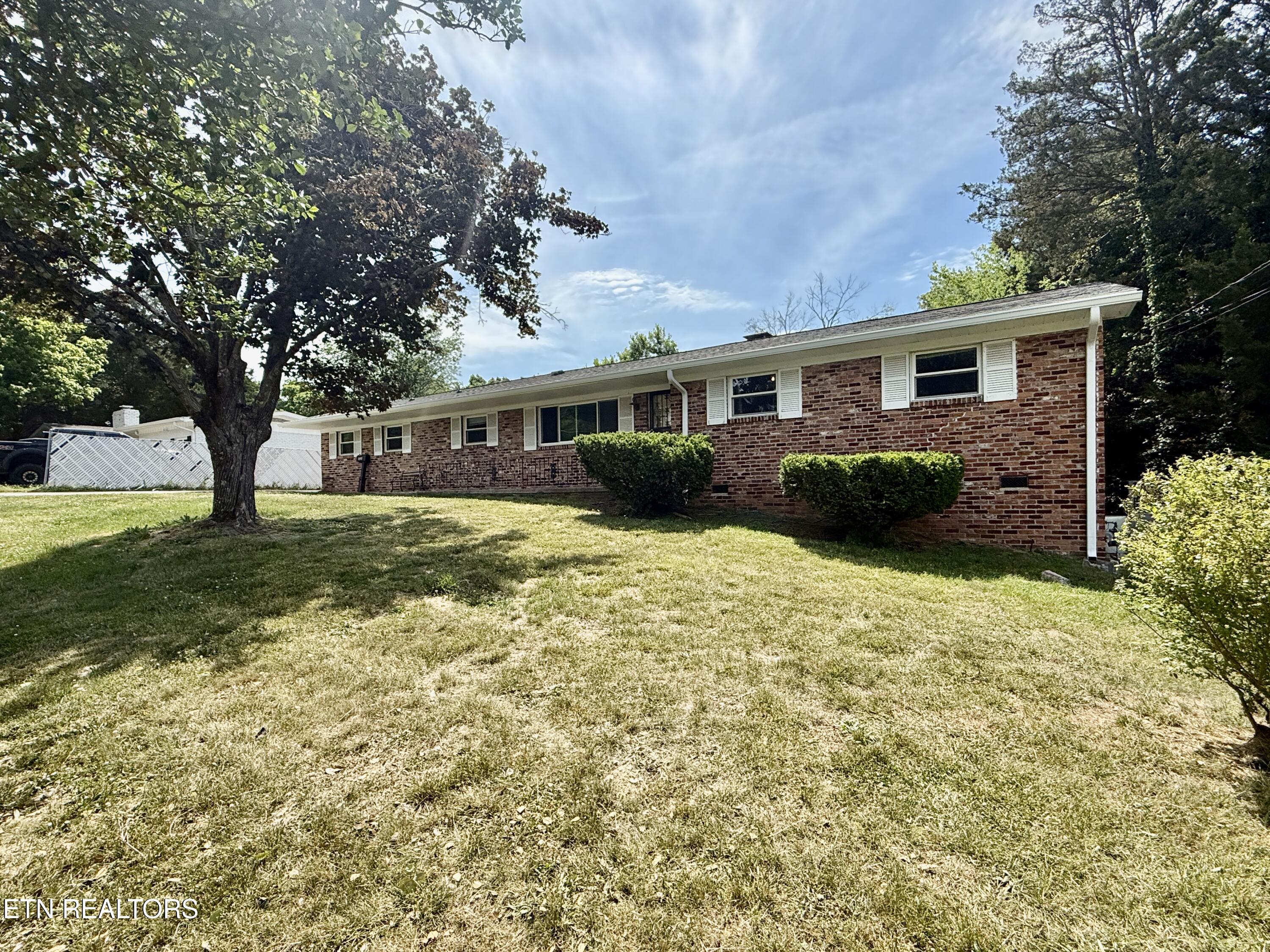 6124 Kirbury Knoxville TN 37909