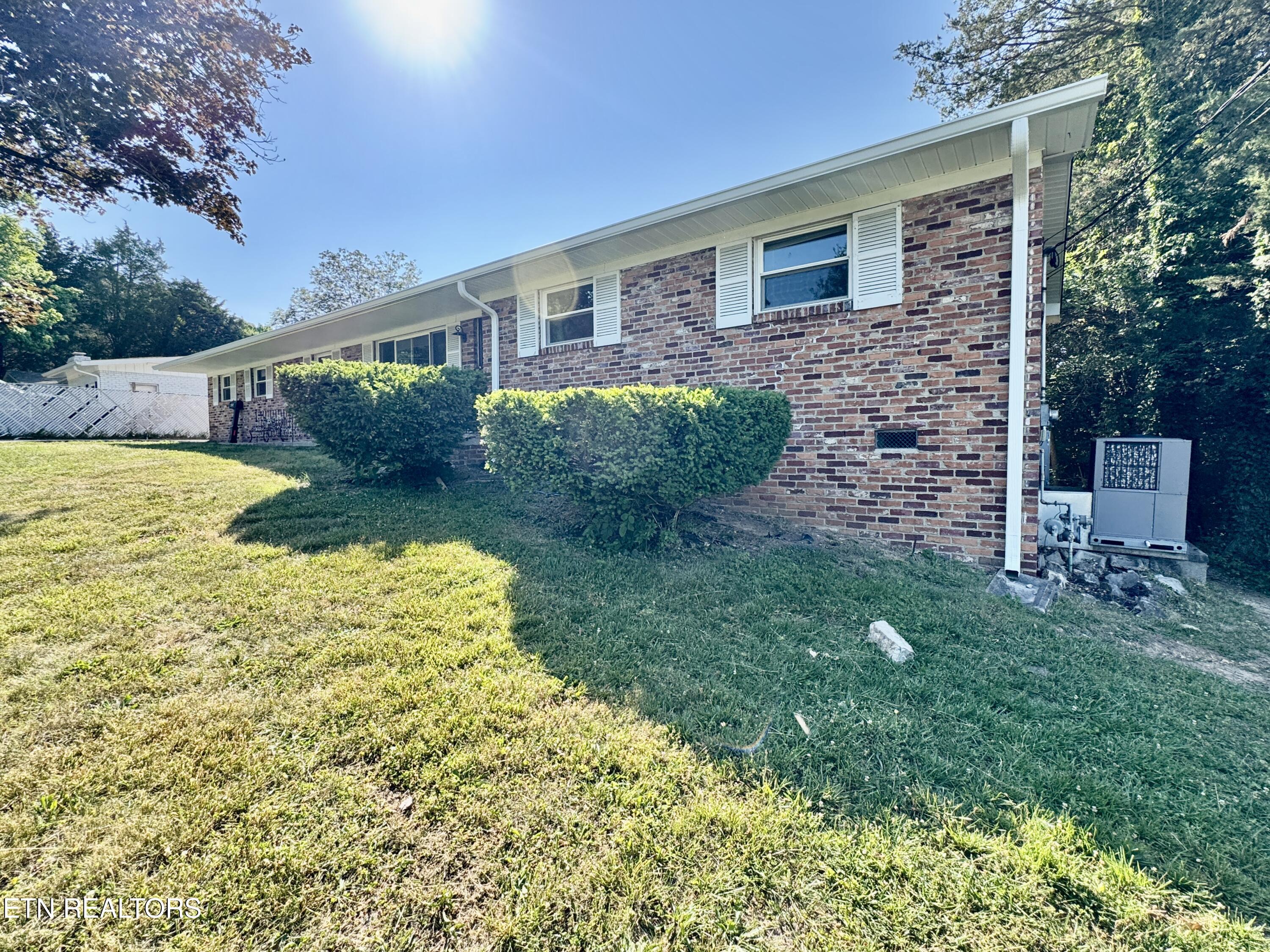 6124 Kirbury Knoxville TN 37909