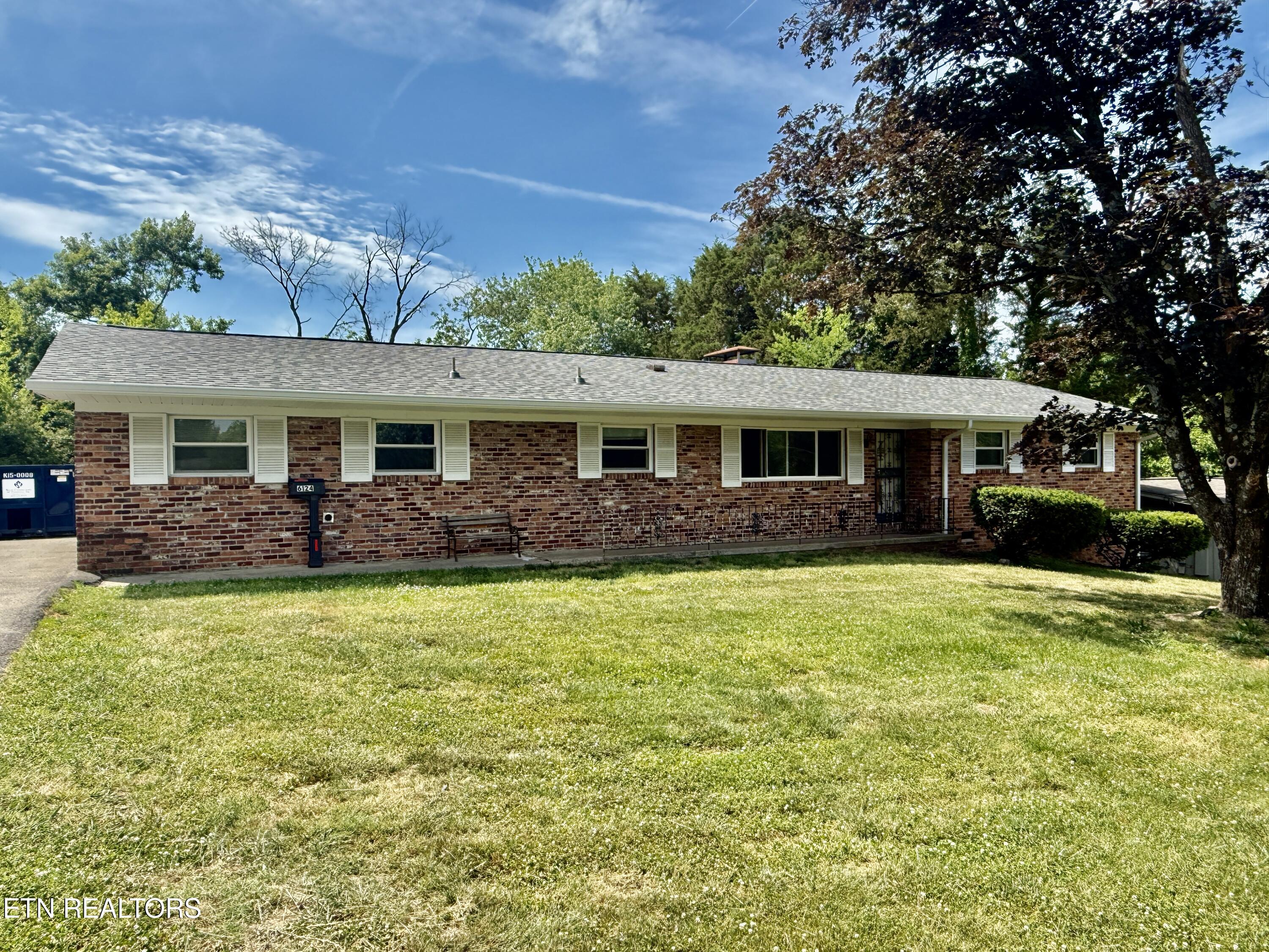 6124 Kirbury Knoxville TN 37909