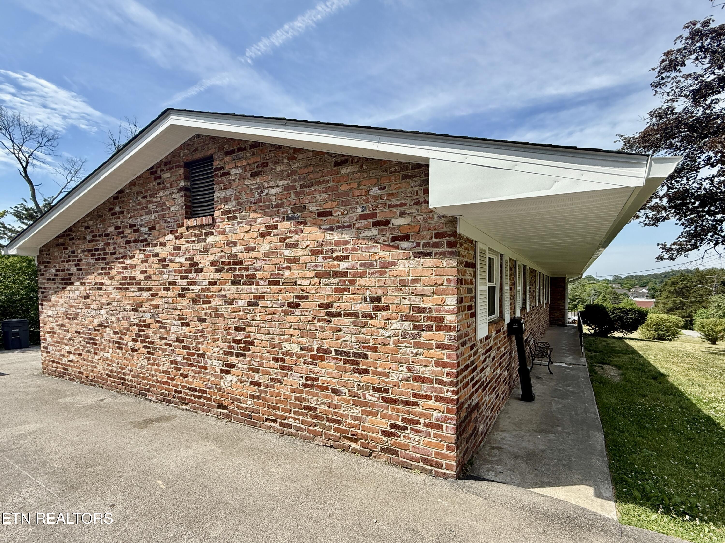 6124 Kirbury Knoxville TN 37909