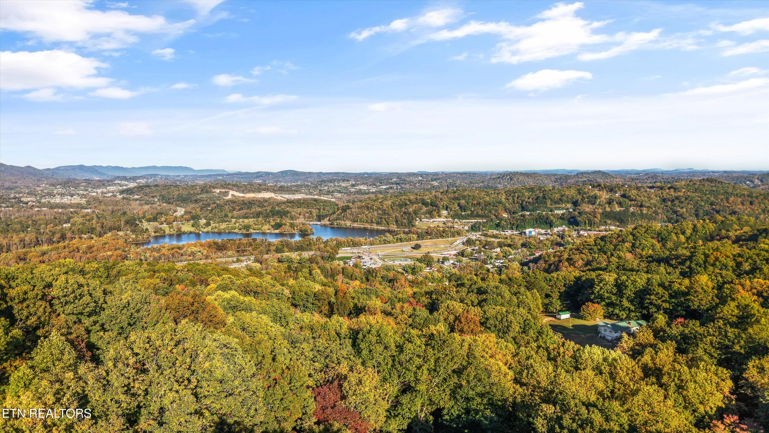 286 Bobcat Trail Caryville TN 37714