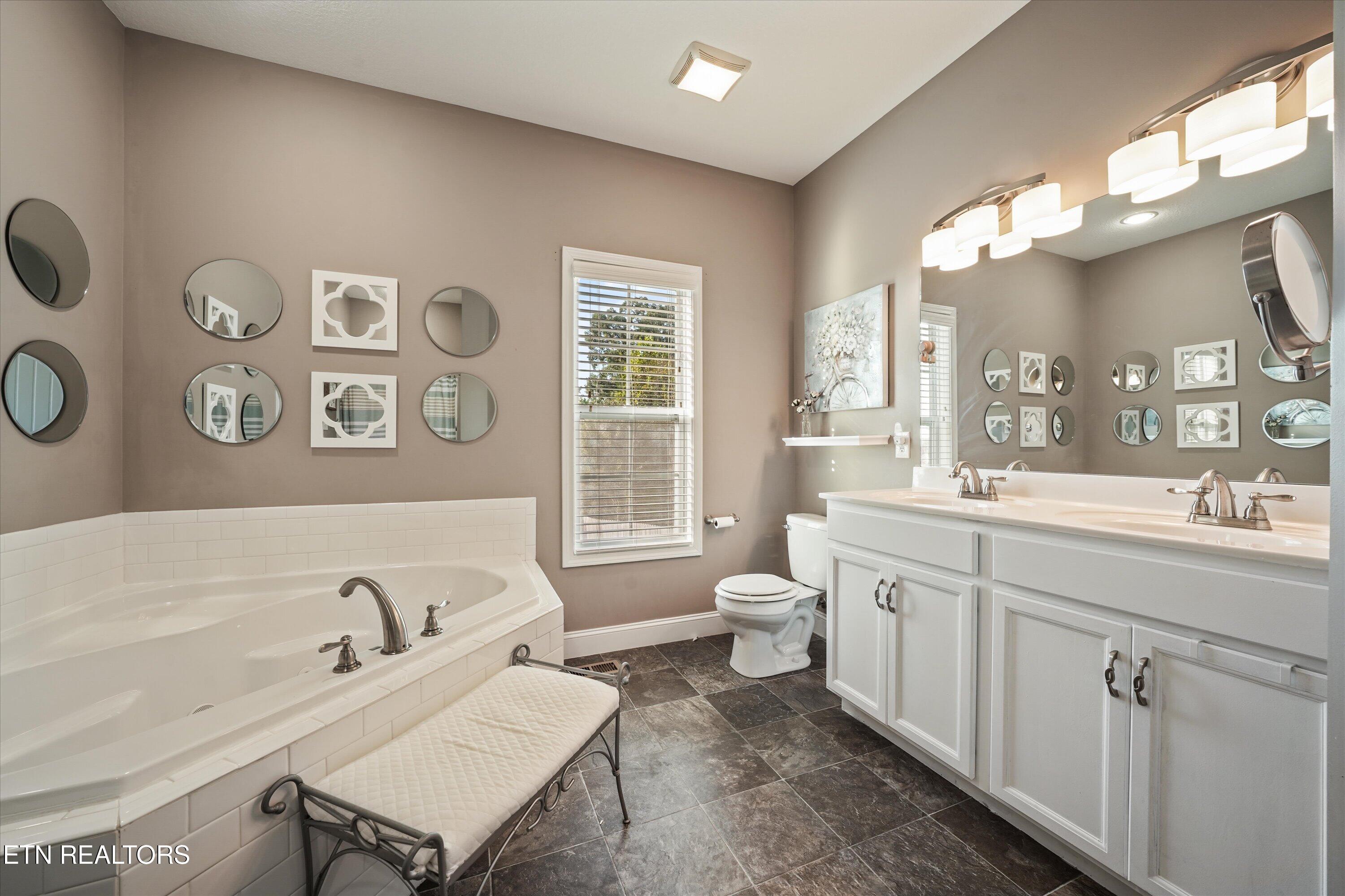 6016 Hollow View Lane Knoxville TN 37924