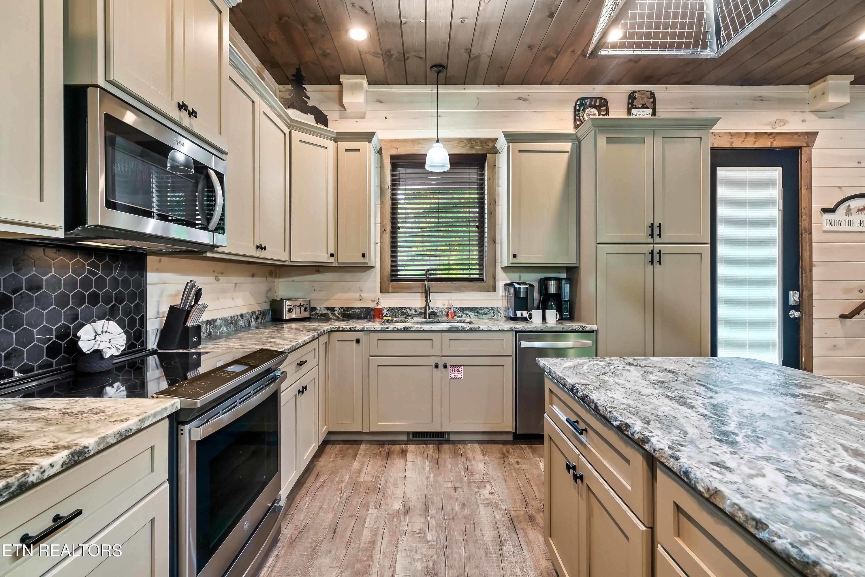 3504 Sandridge Way Pigeon Forge TN 37863