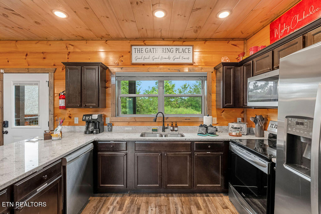 2109 Eagle Feather Drive Sevierville TN 37876
