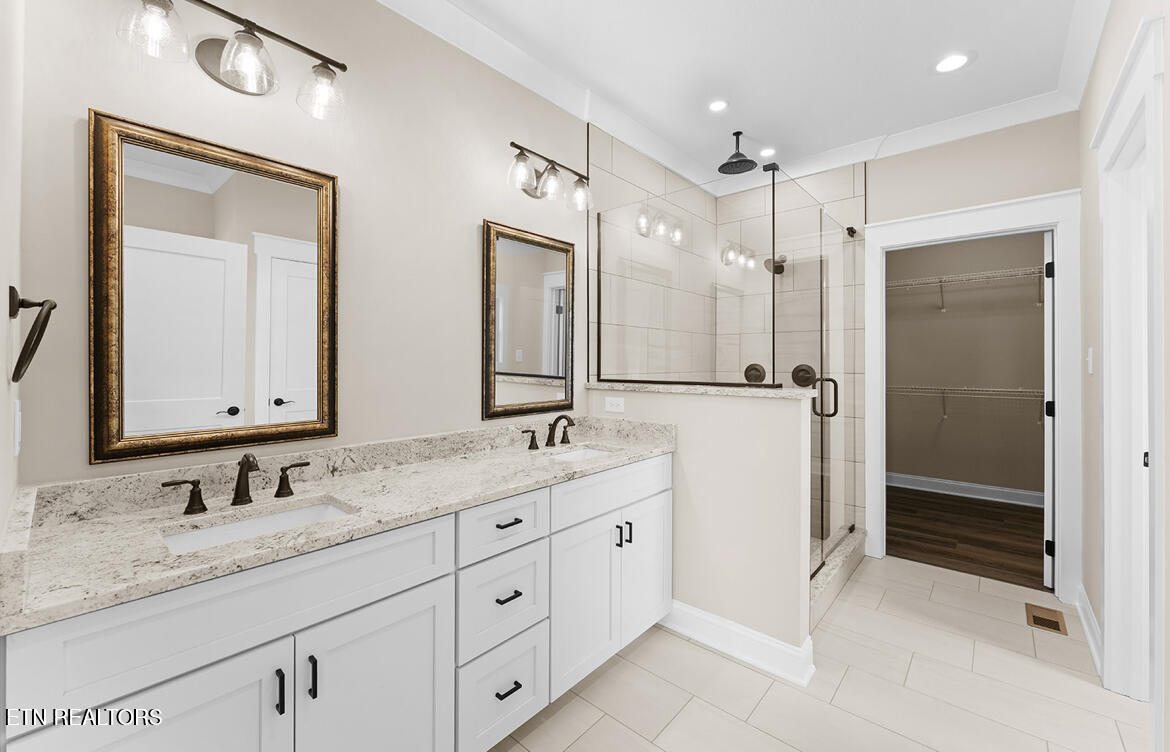 180 Hatteras Circle Lenoir City TN 37772