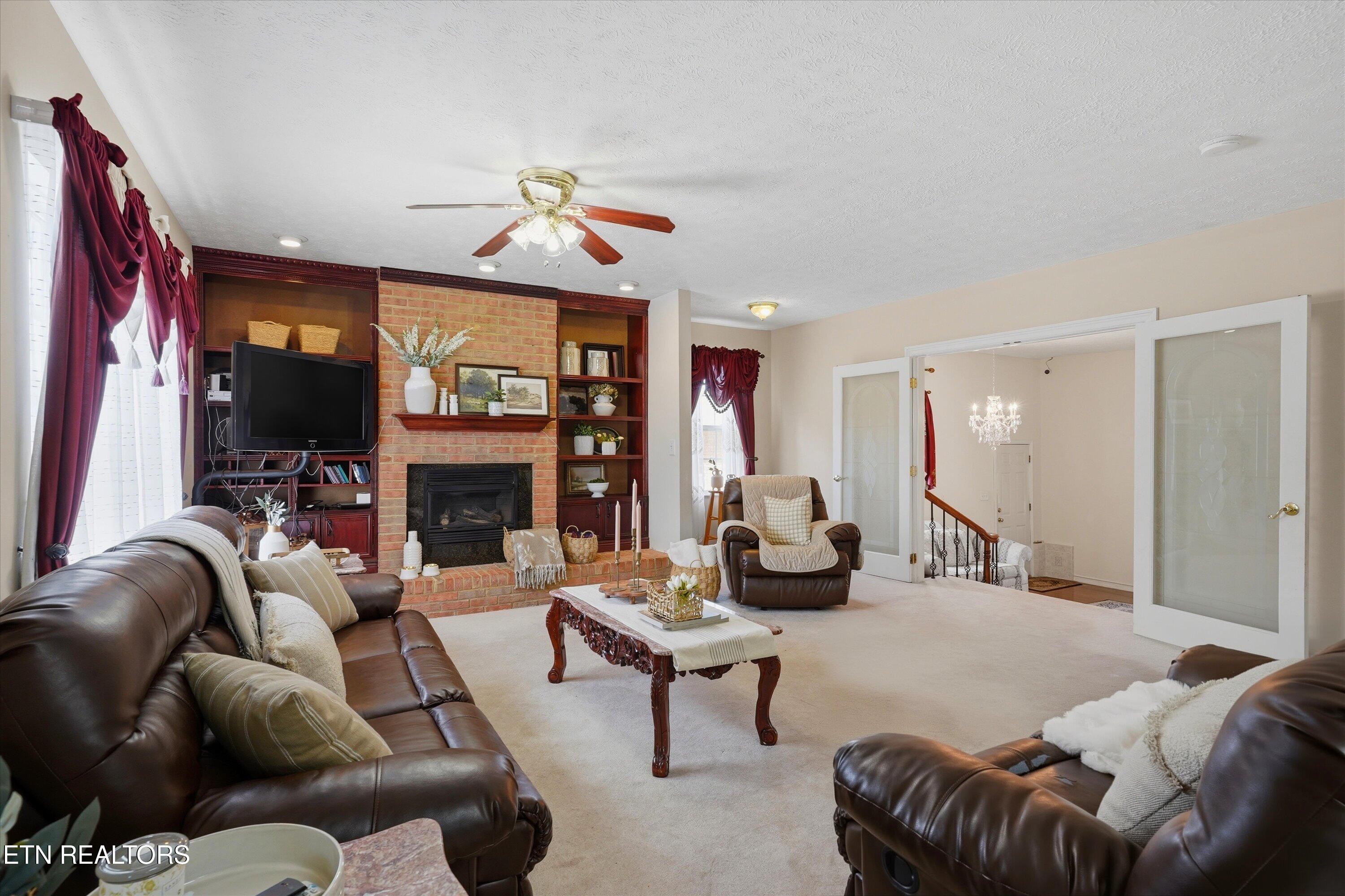 1517 Bob Young Lane Lenoir City TN 37772