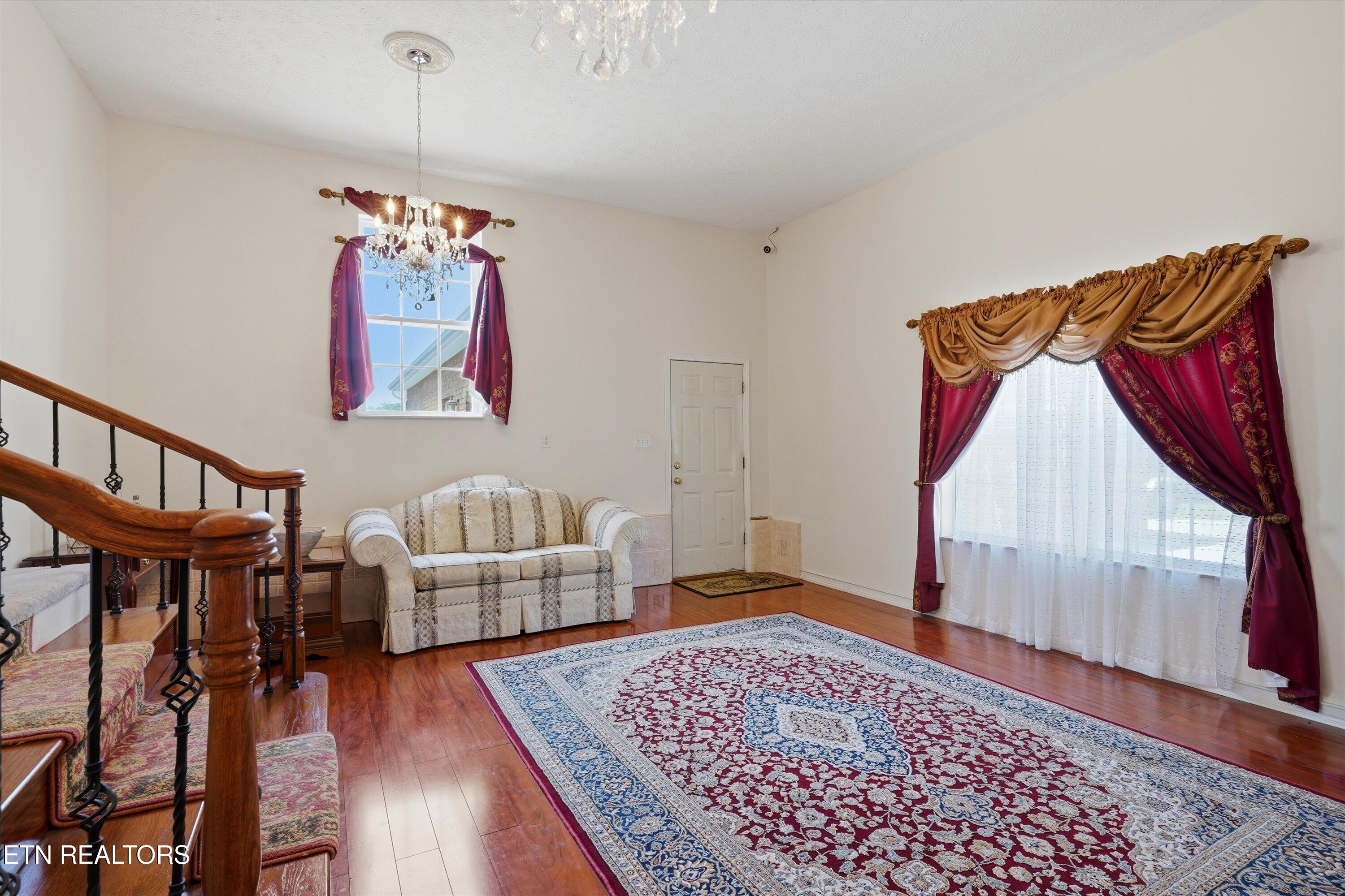 1517 Bob Young Lane Lenoir City TN 37772