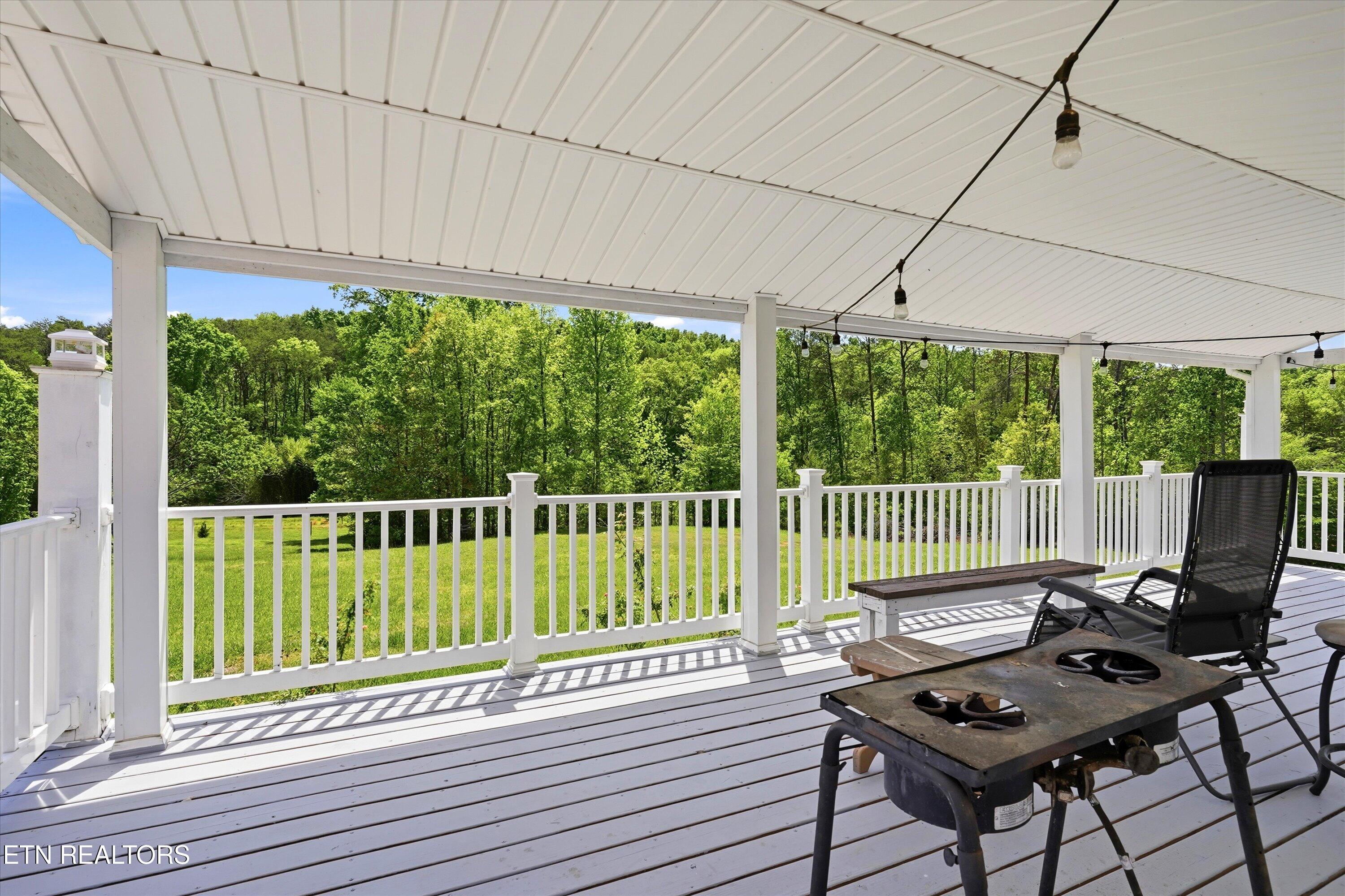 1517 Bob Young Lane Lenoir City TN 37772