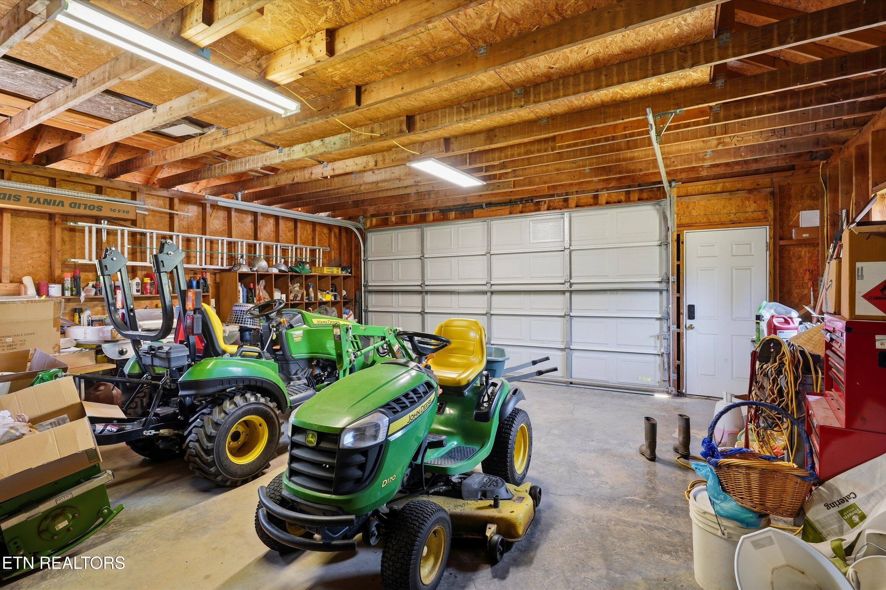 1517 Bob Young Lane Lenoir City TN 37772