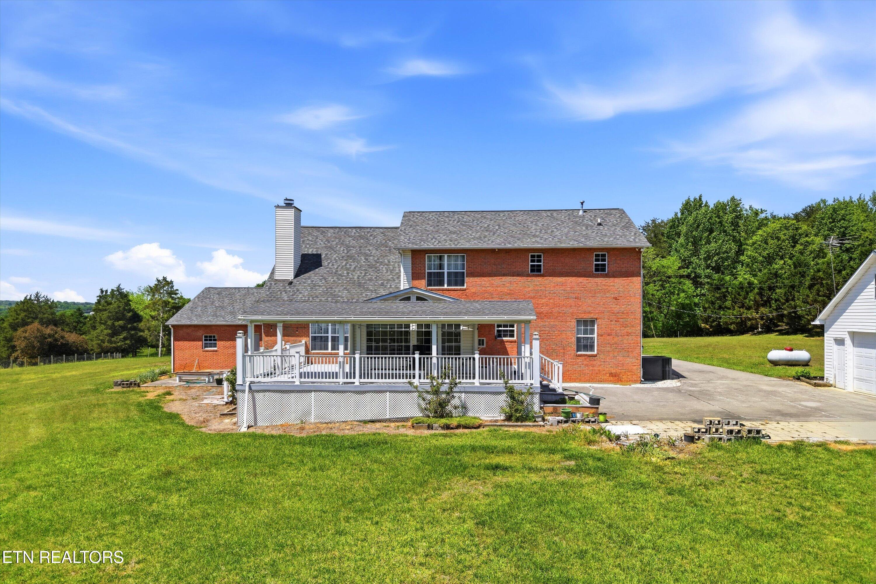 1517 Bob Young Lane Lenoir City TN 37772