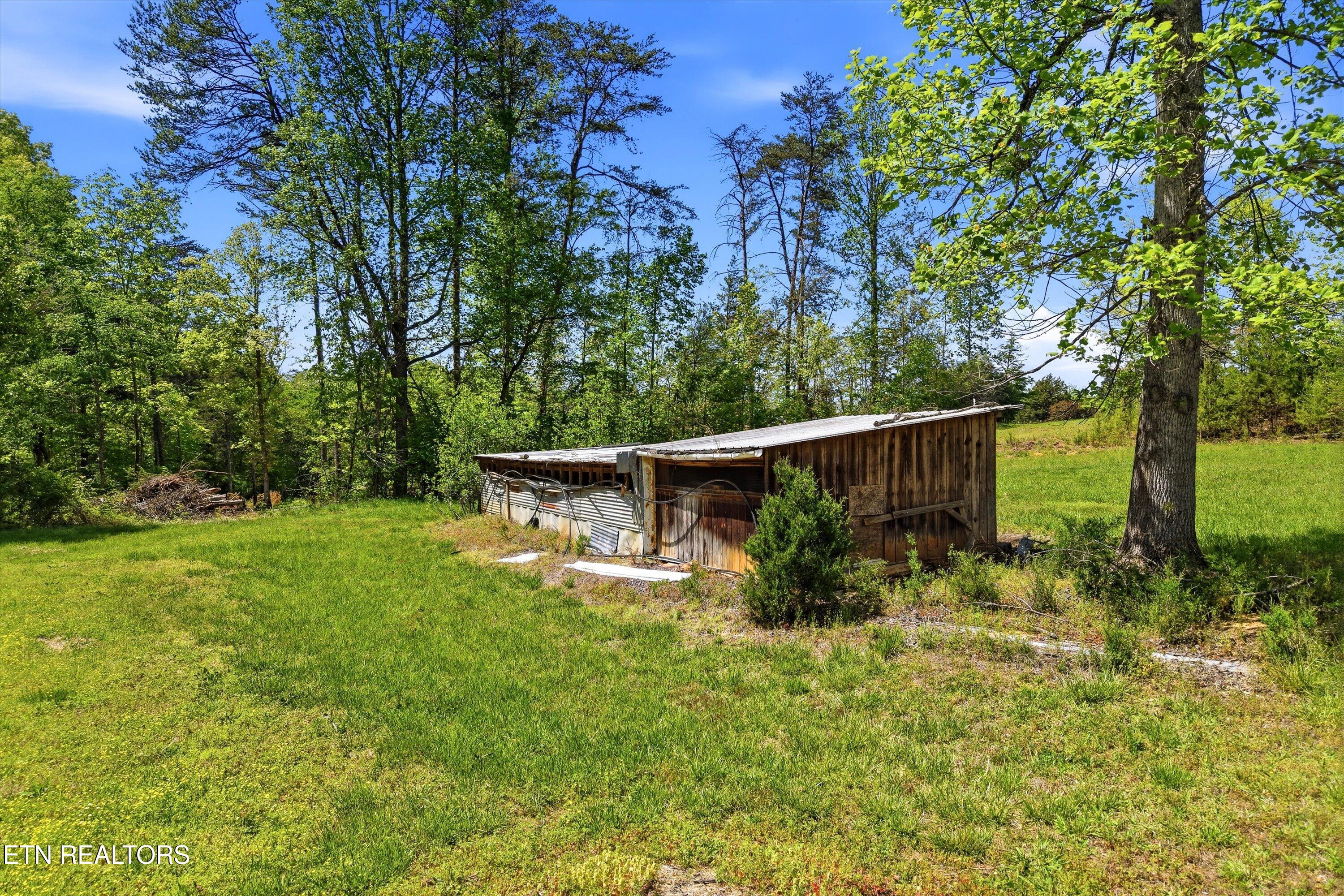 1517 Bob Young Lane Lenoir City TN 37772