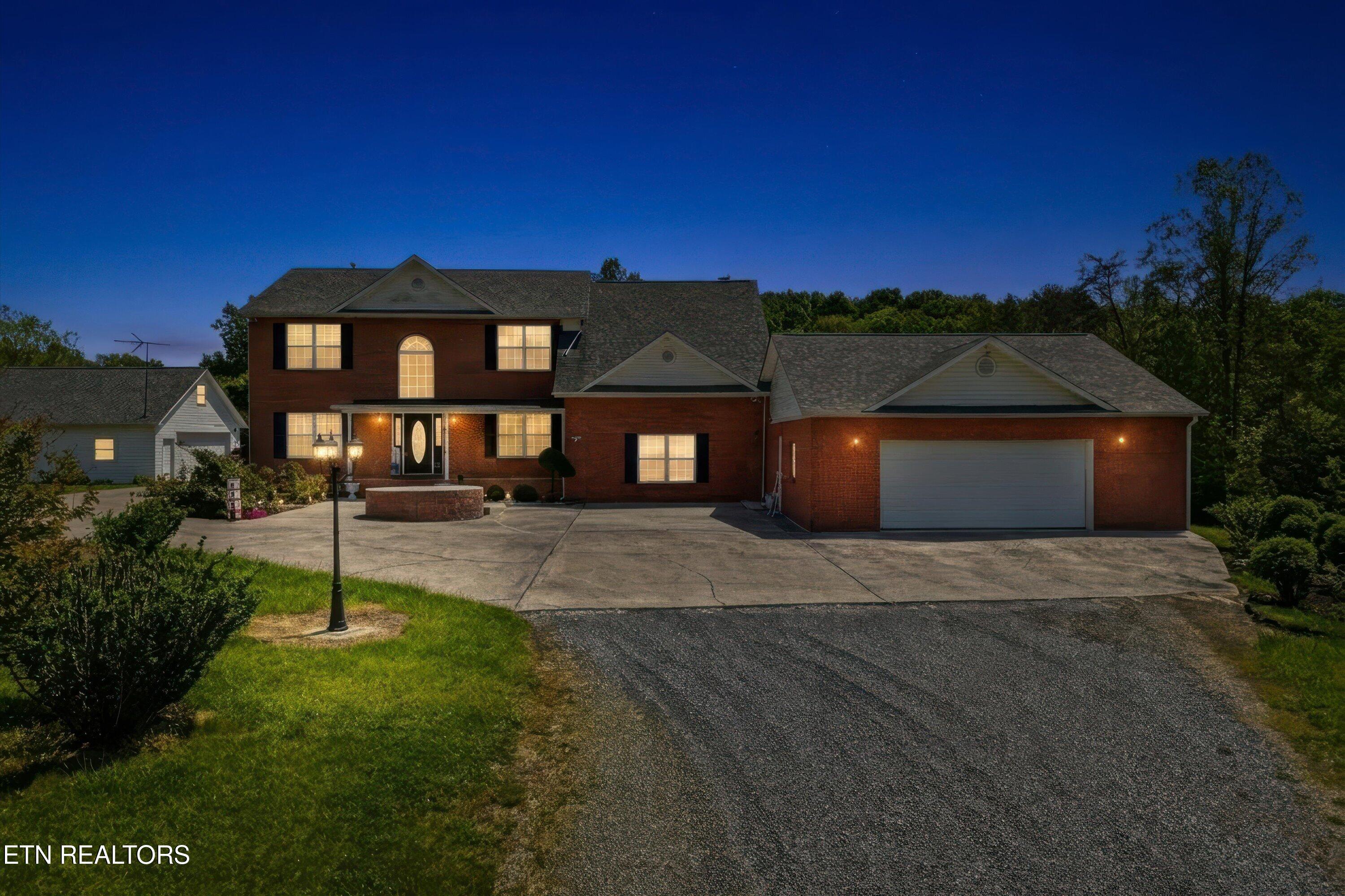 1517 Bob Young Lane Lenoir City TN 37772