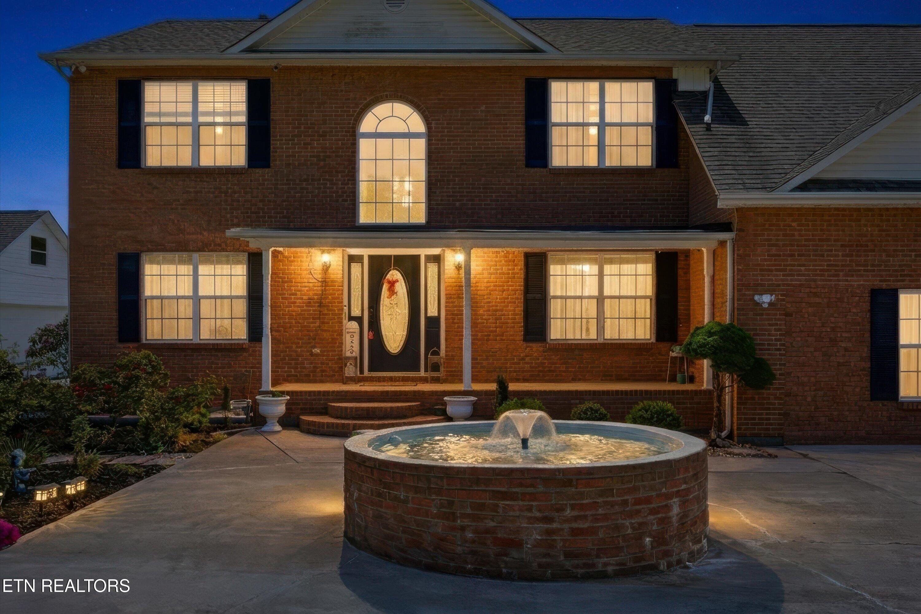 1517 Bob Young Lane Lenoir City TN 37772