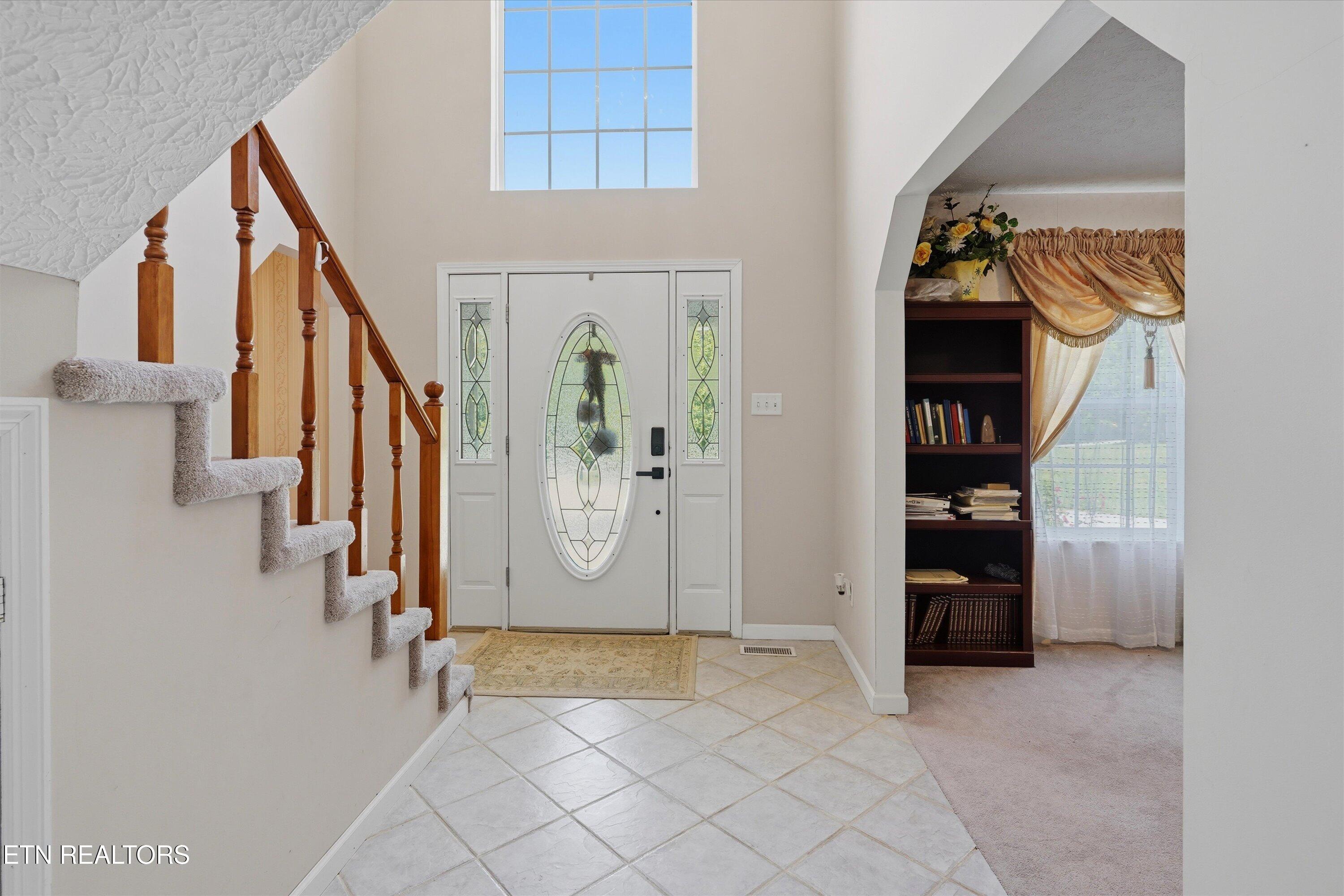 1517 Bob Young Lane Lenoir City TN 37772