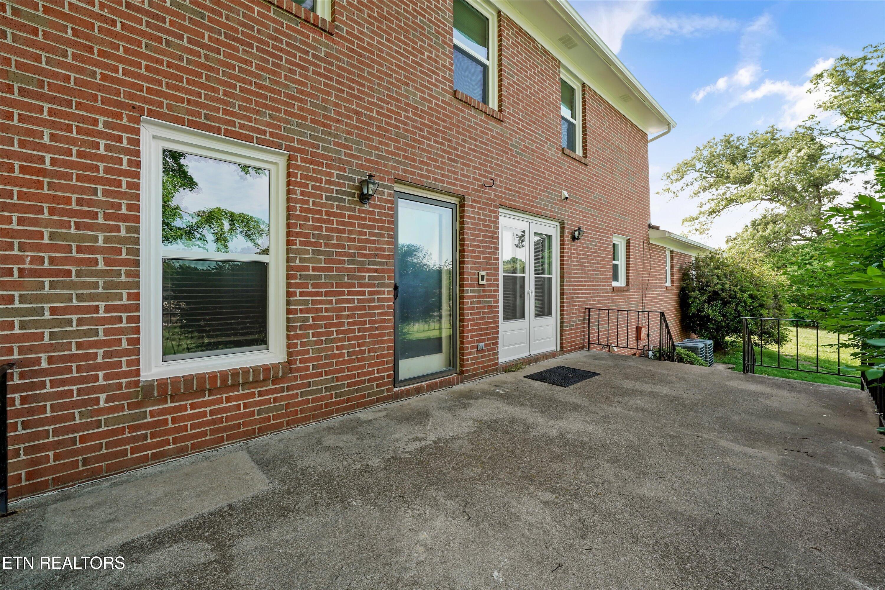 327 Kenmark Drive Maryville TN 37803