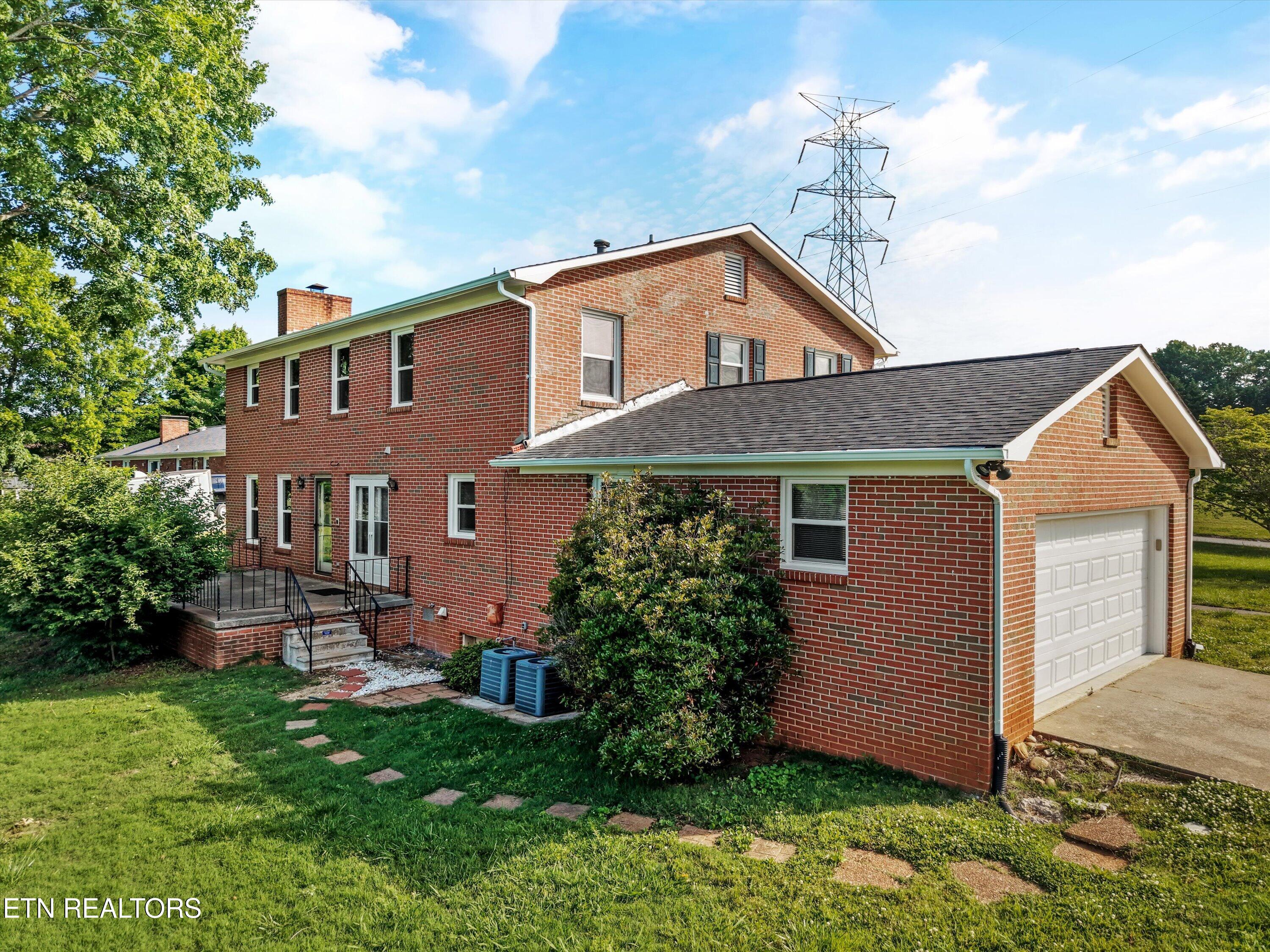 327 Kenmark Drive Maryville TN 37803