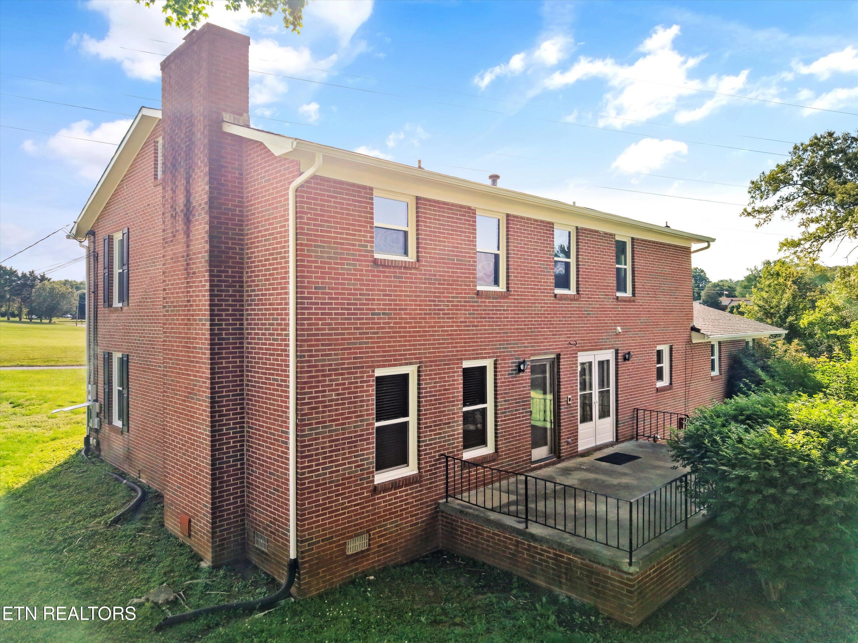 327 Kenmark Drive Maryville TN 37803