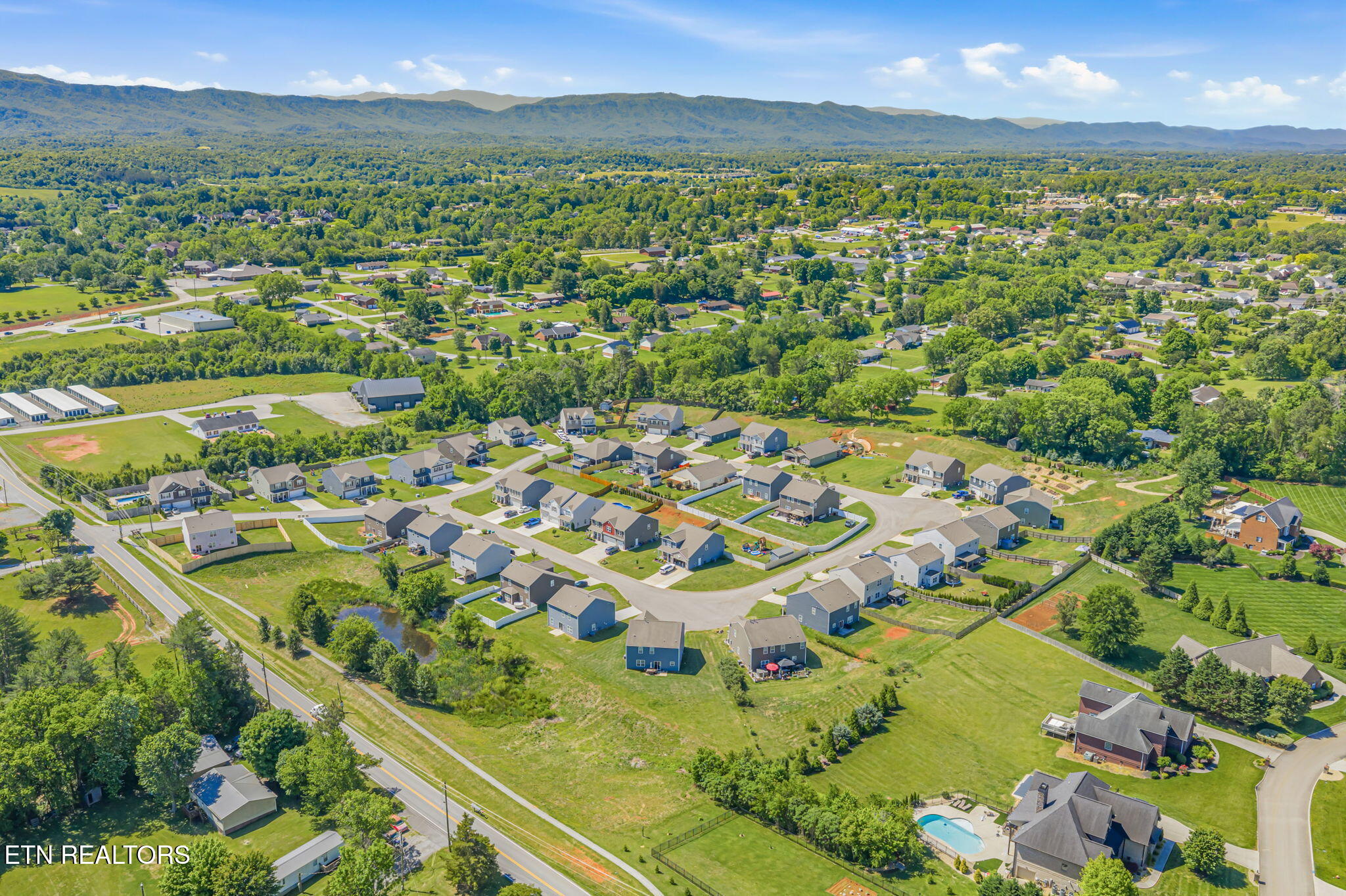 563 Smoky Valley Lane Seymour TN 37865