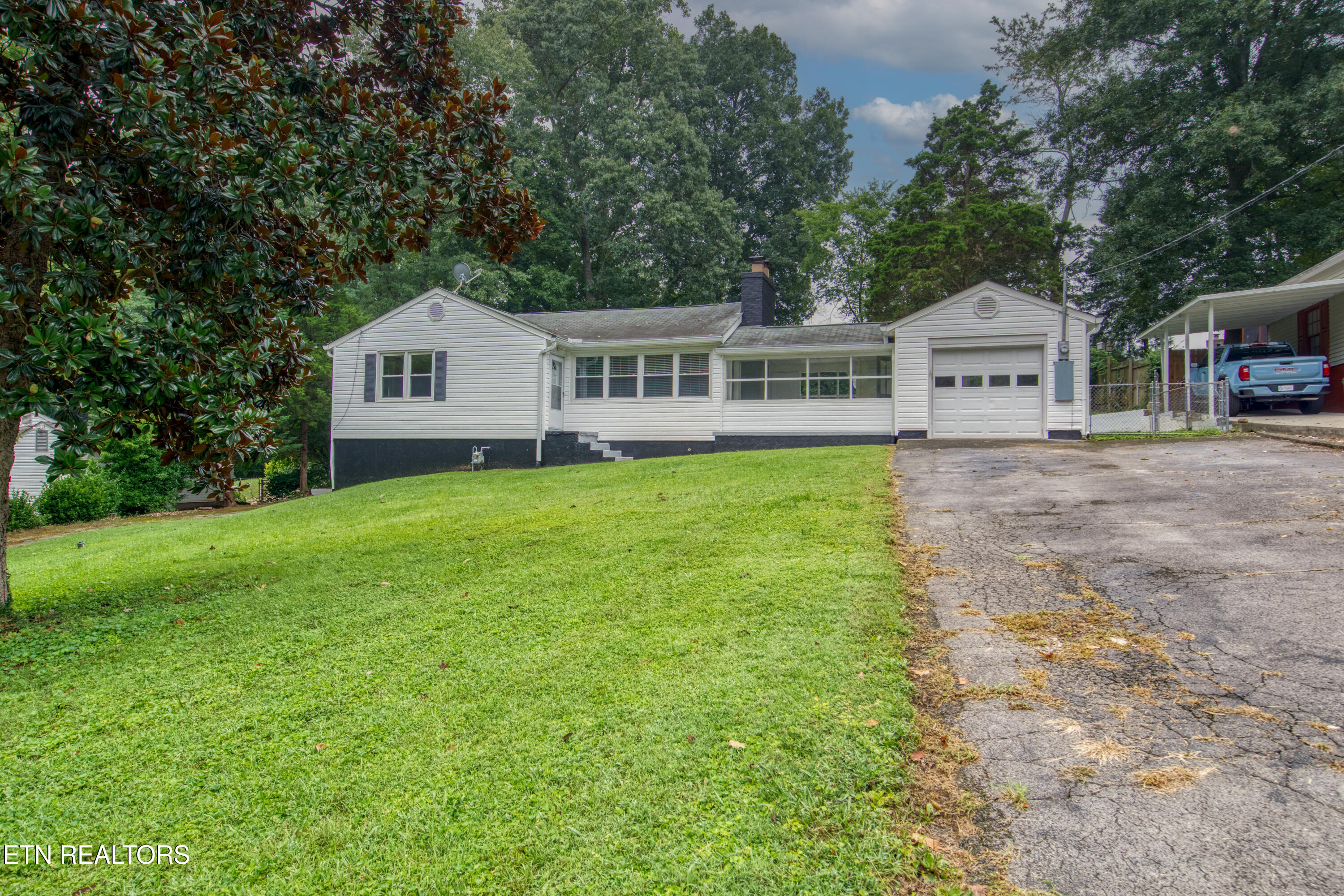 1806 Westchester Drive Knoxville TN 37918