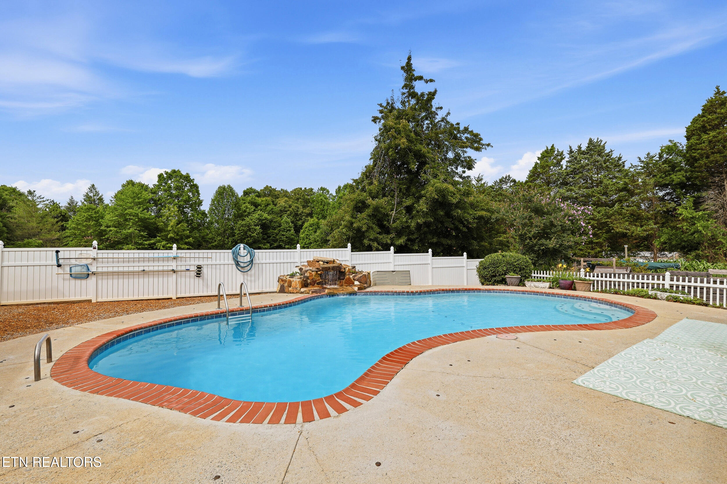 135 Colonial Circle Seymour TN 37865