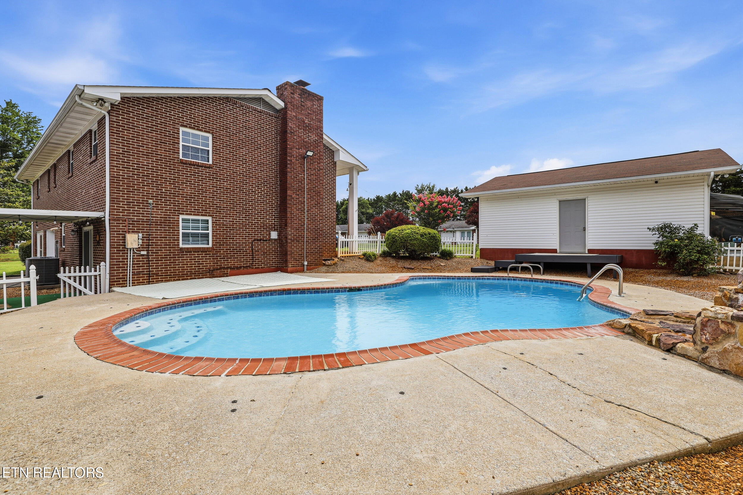 135 Colonial Circle Seymour TN 37865
